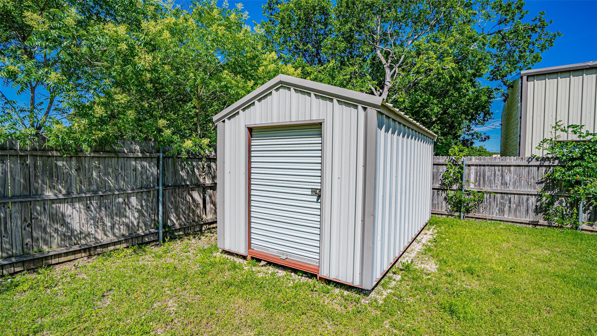 main property photo 19