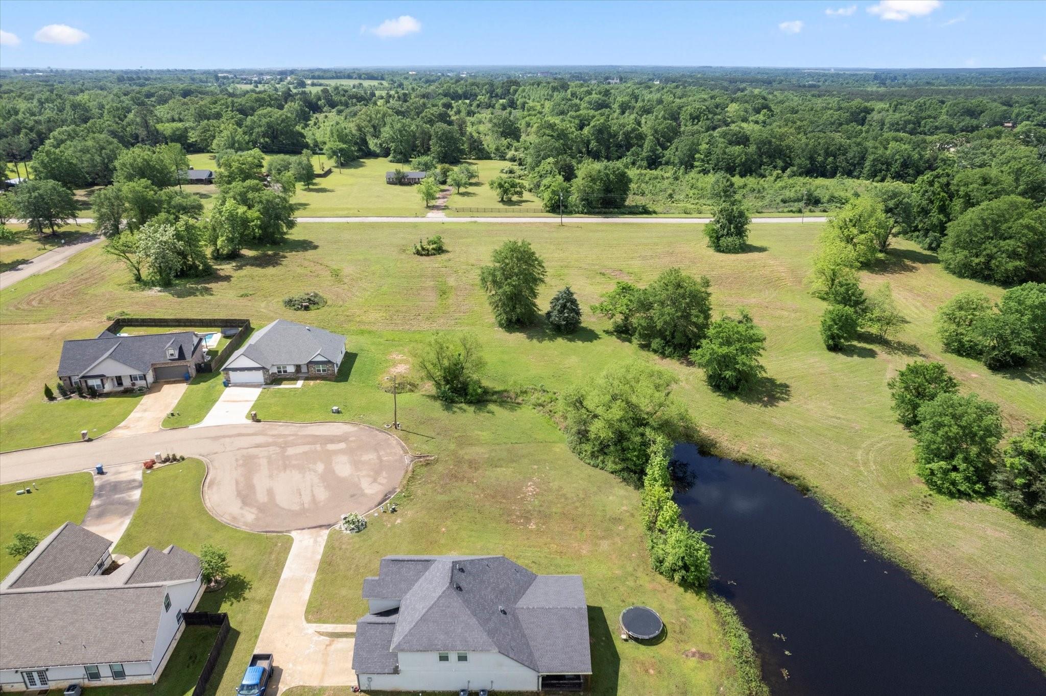 main property photo 11