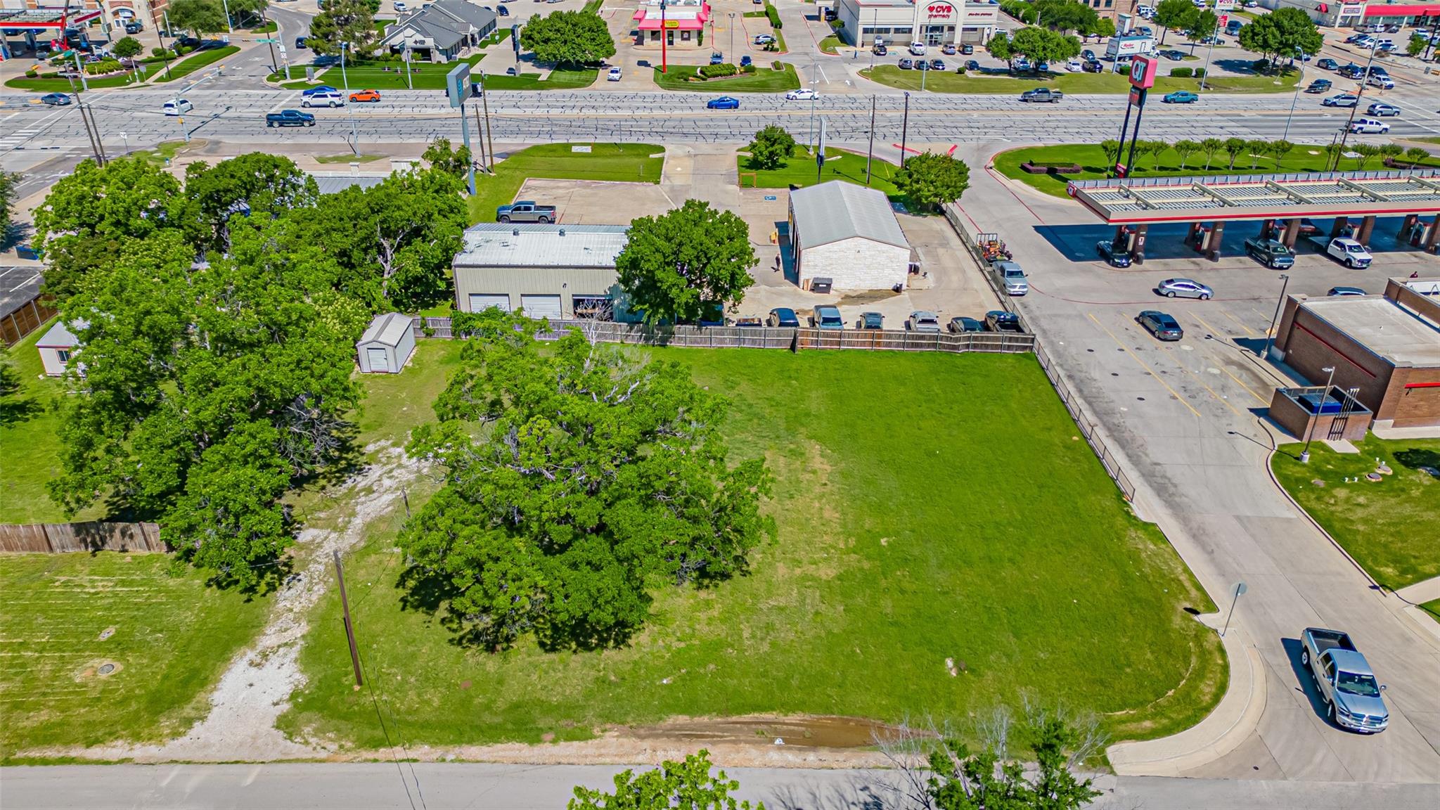 main property photo 13