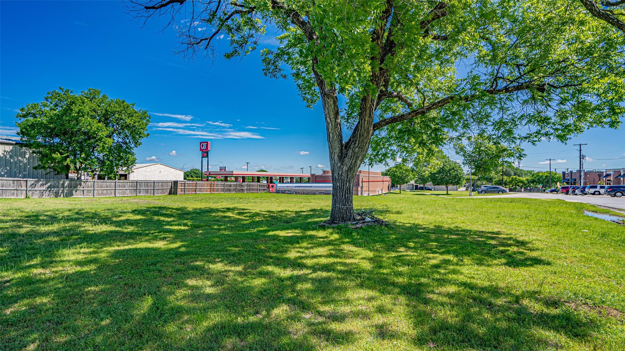 main property photo 27
