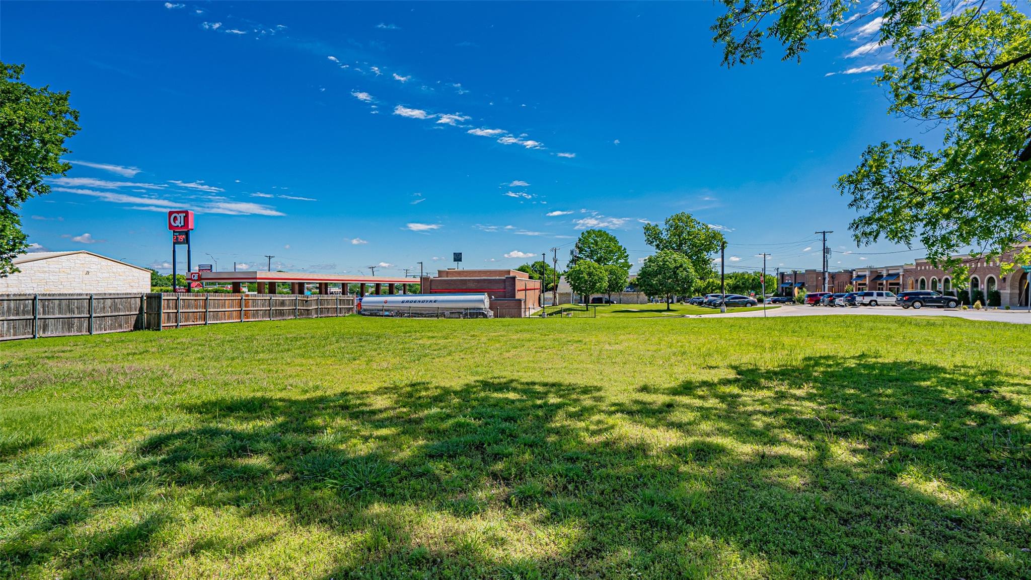 main property photo 29