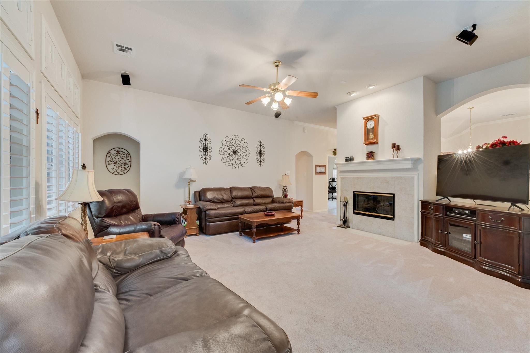 property viewer photo 9