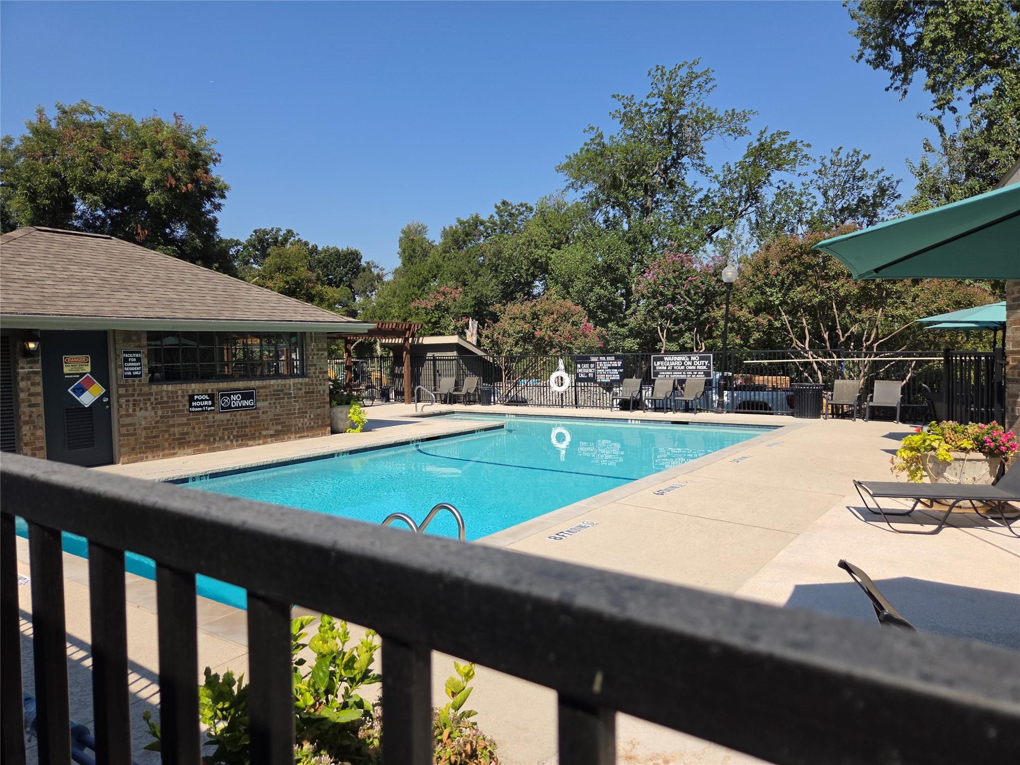 main property photo 16