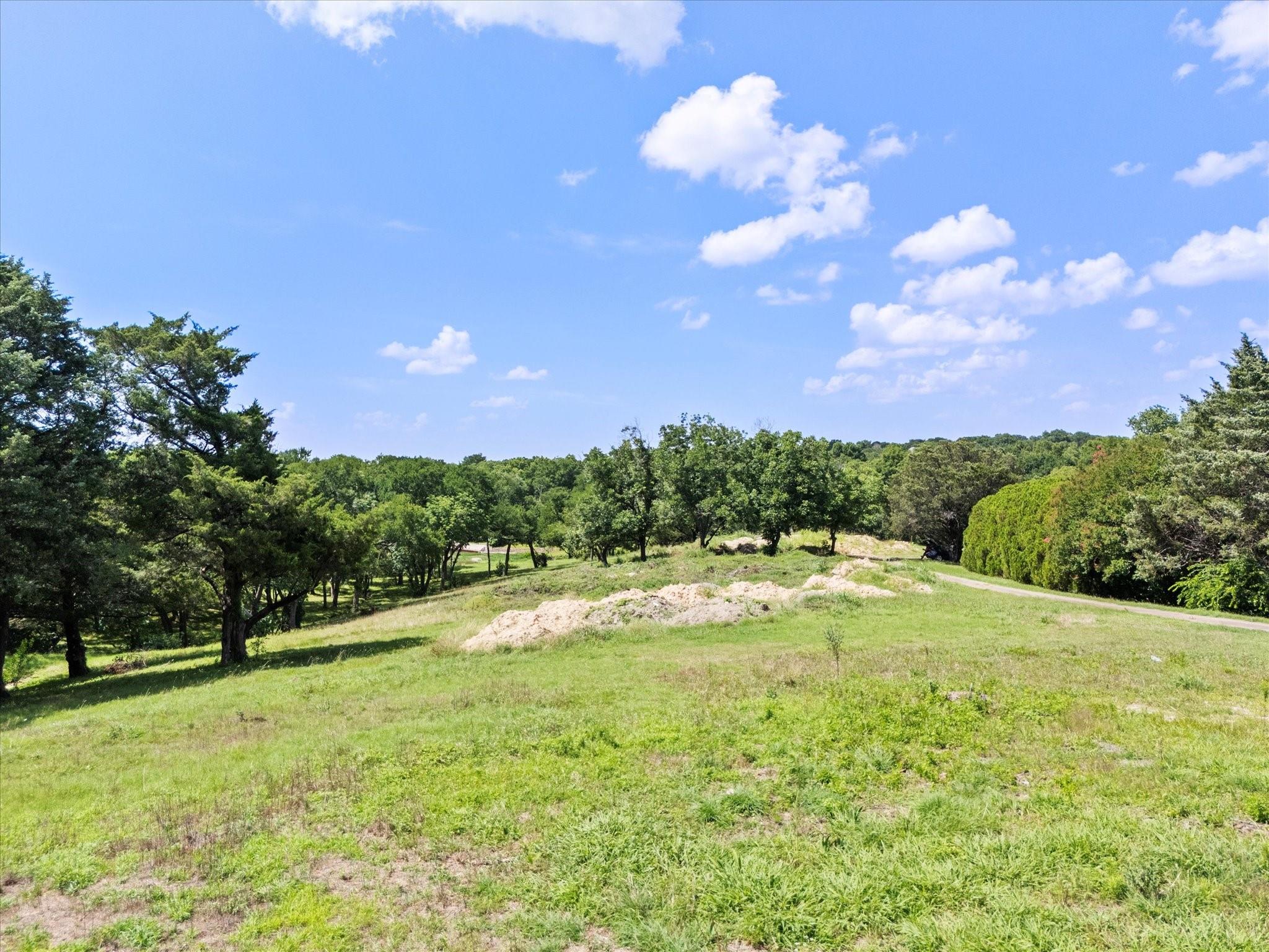 main property photo 9