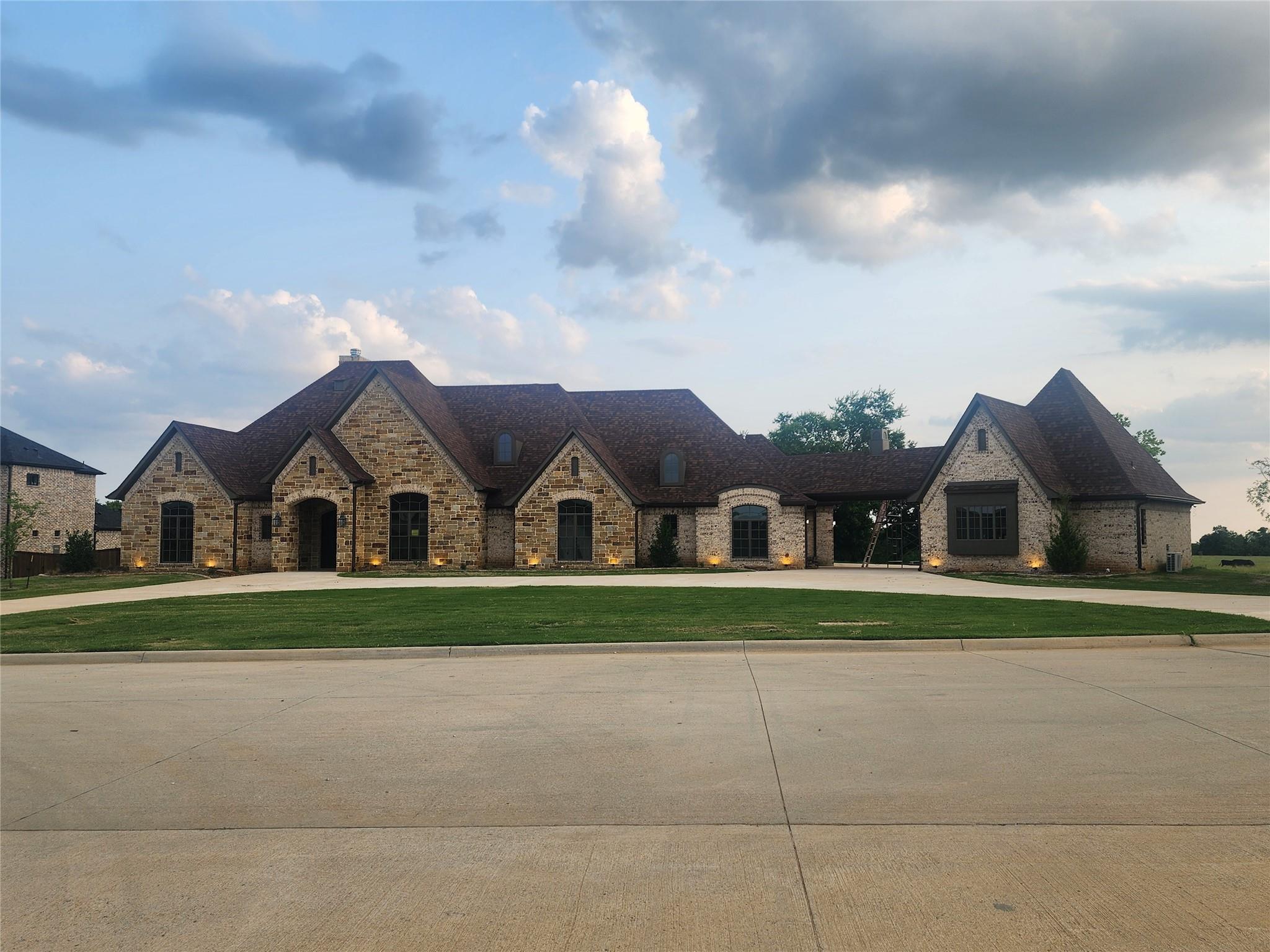 main property photo 8