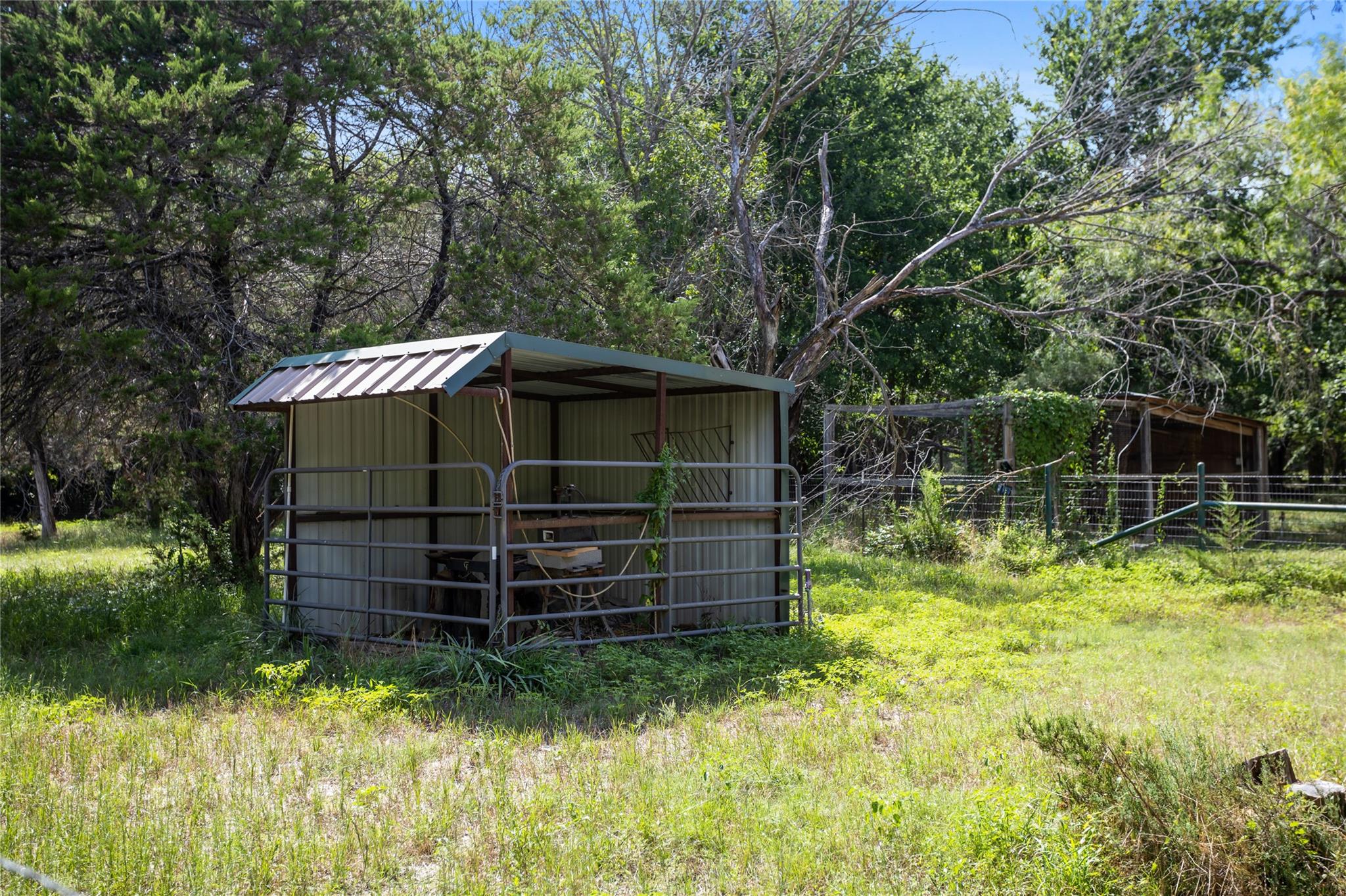 main property photo 39
