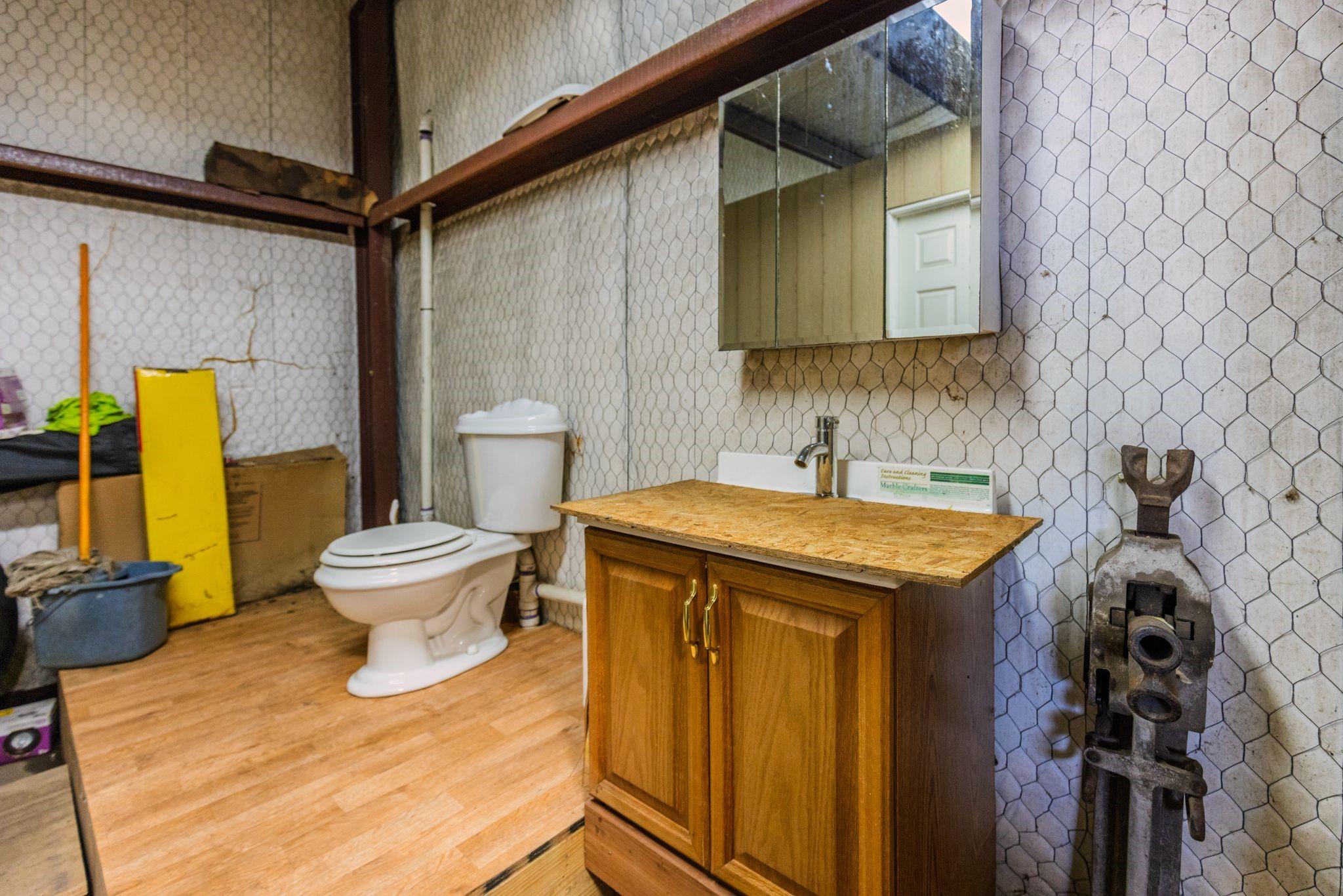 main property photo 32