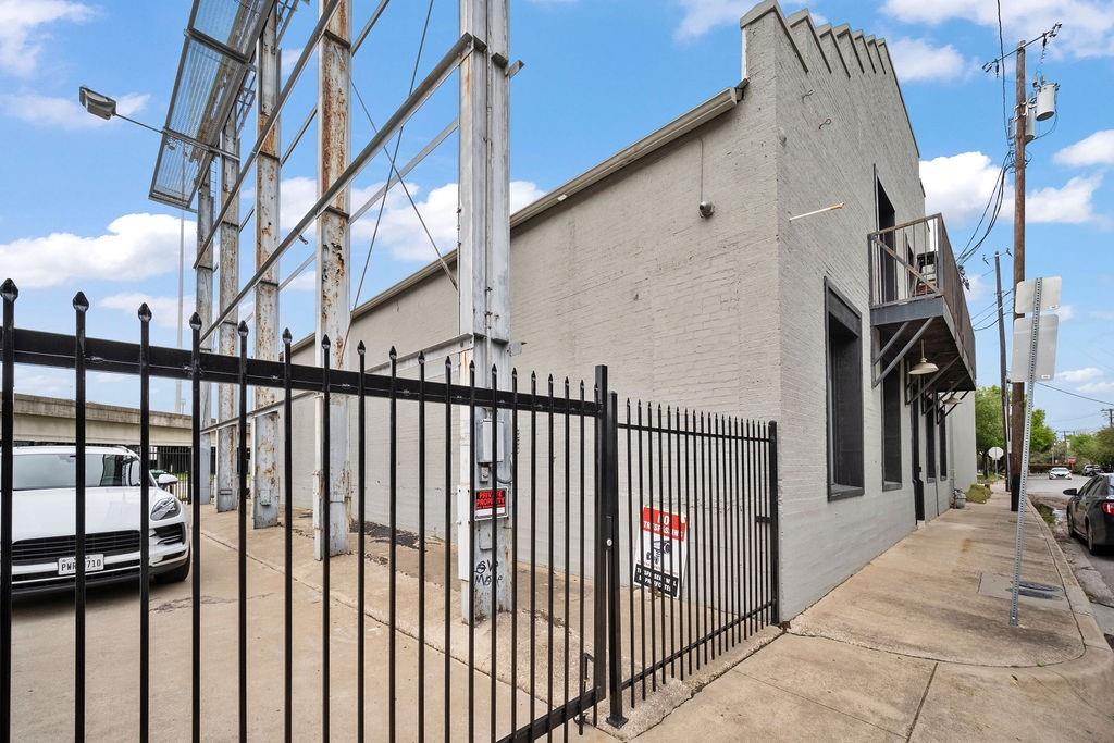 main property photo 38