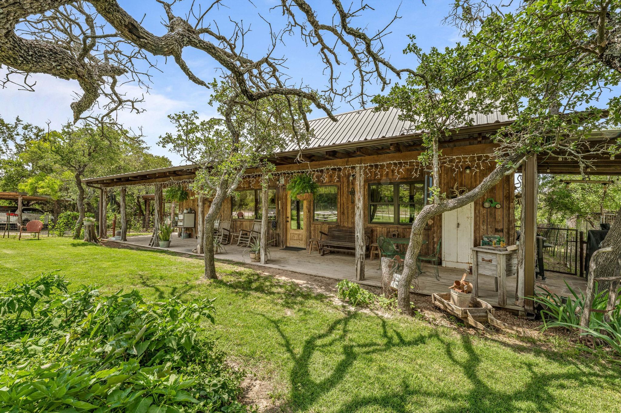 main property photo 7