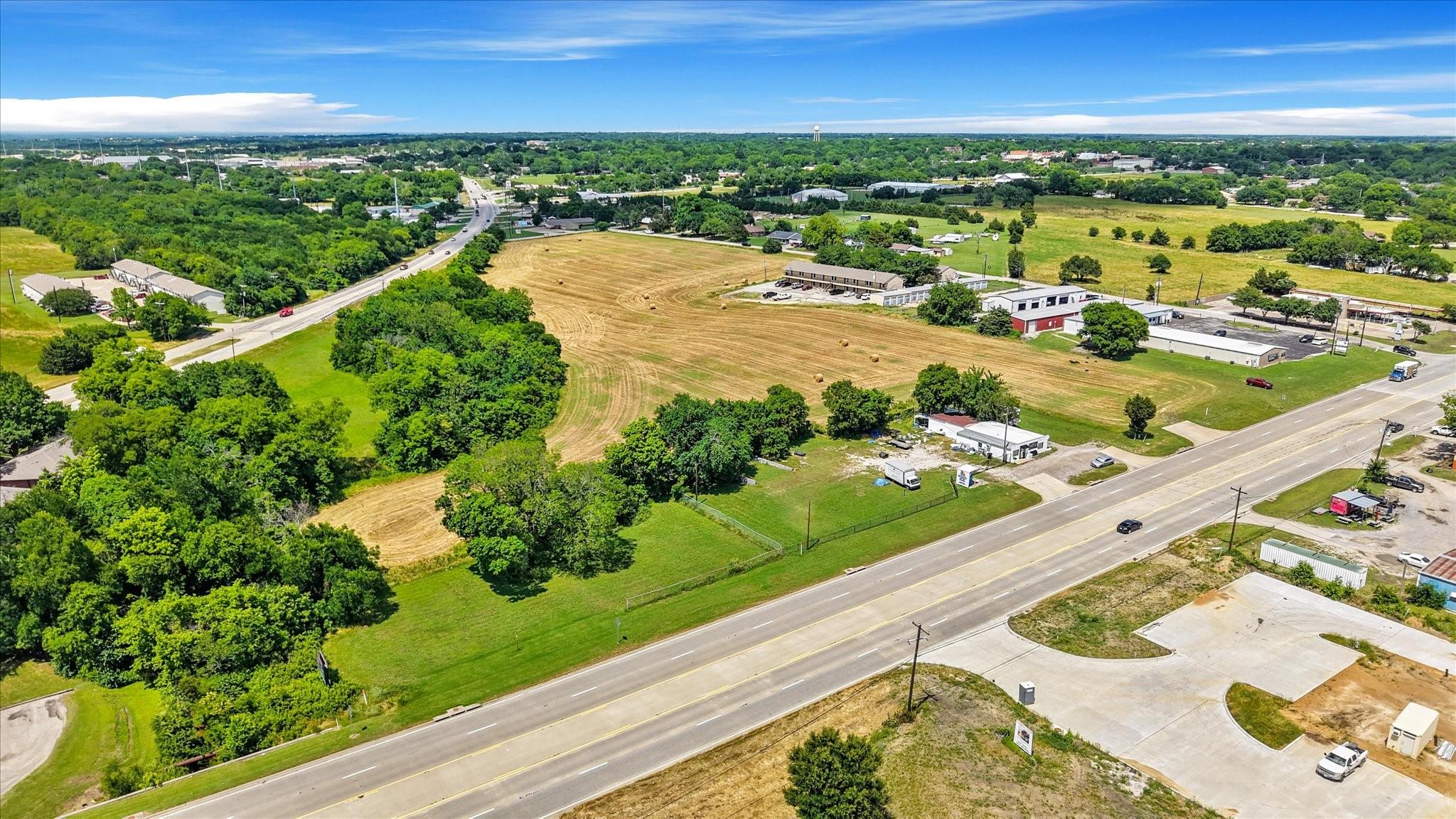 main property photo 10