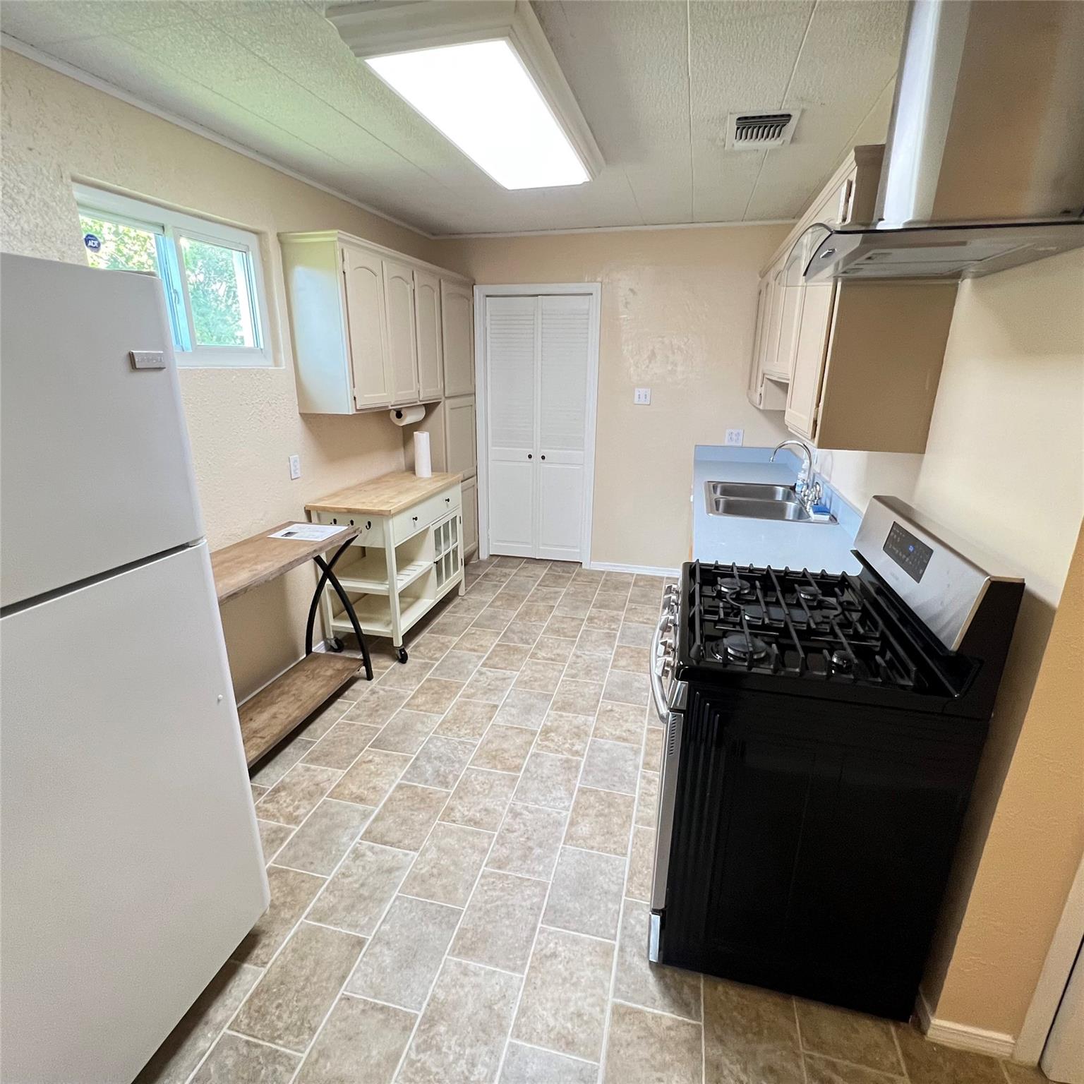 property viewer photo 7