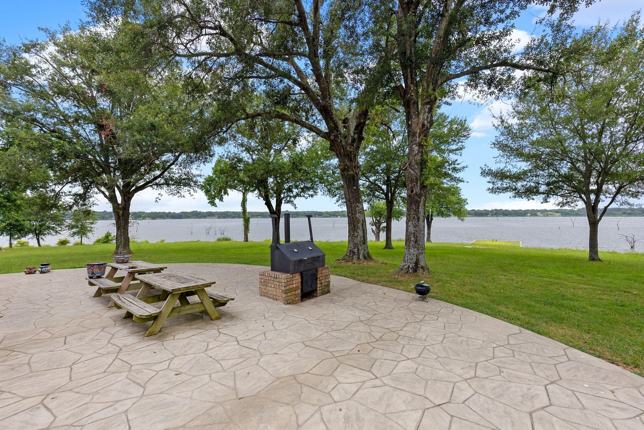 main property photo 16