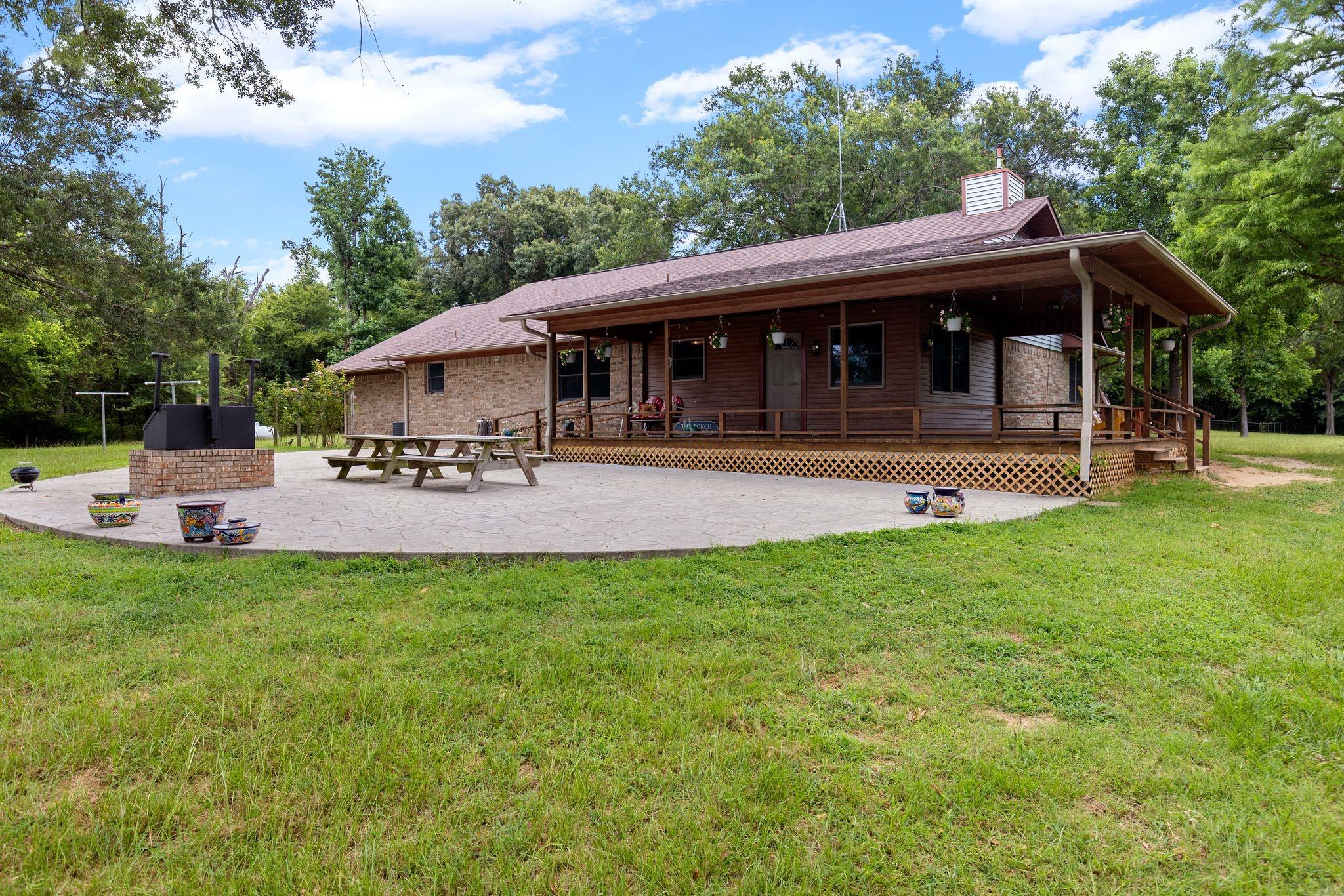 main property photo 32