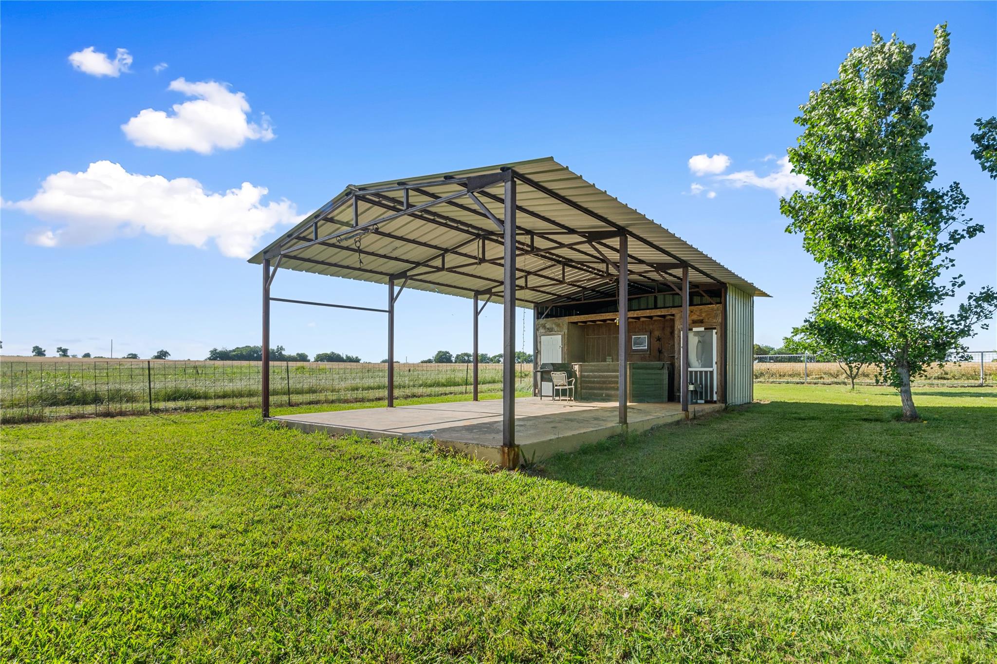 main property photo 27