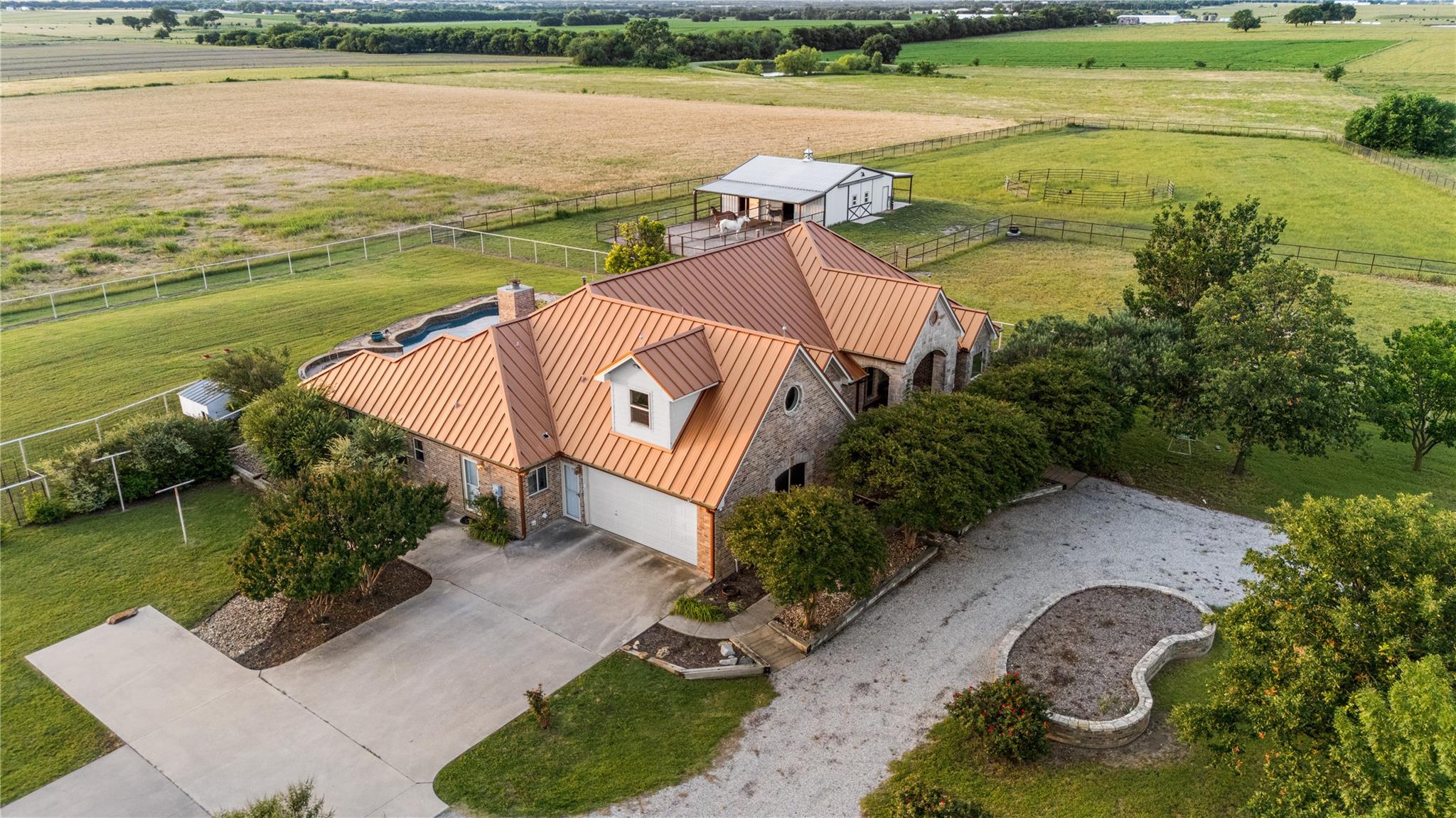 main property photo 4