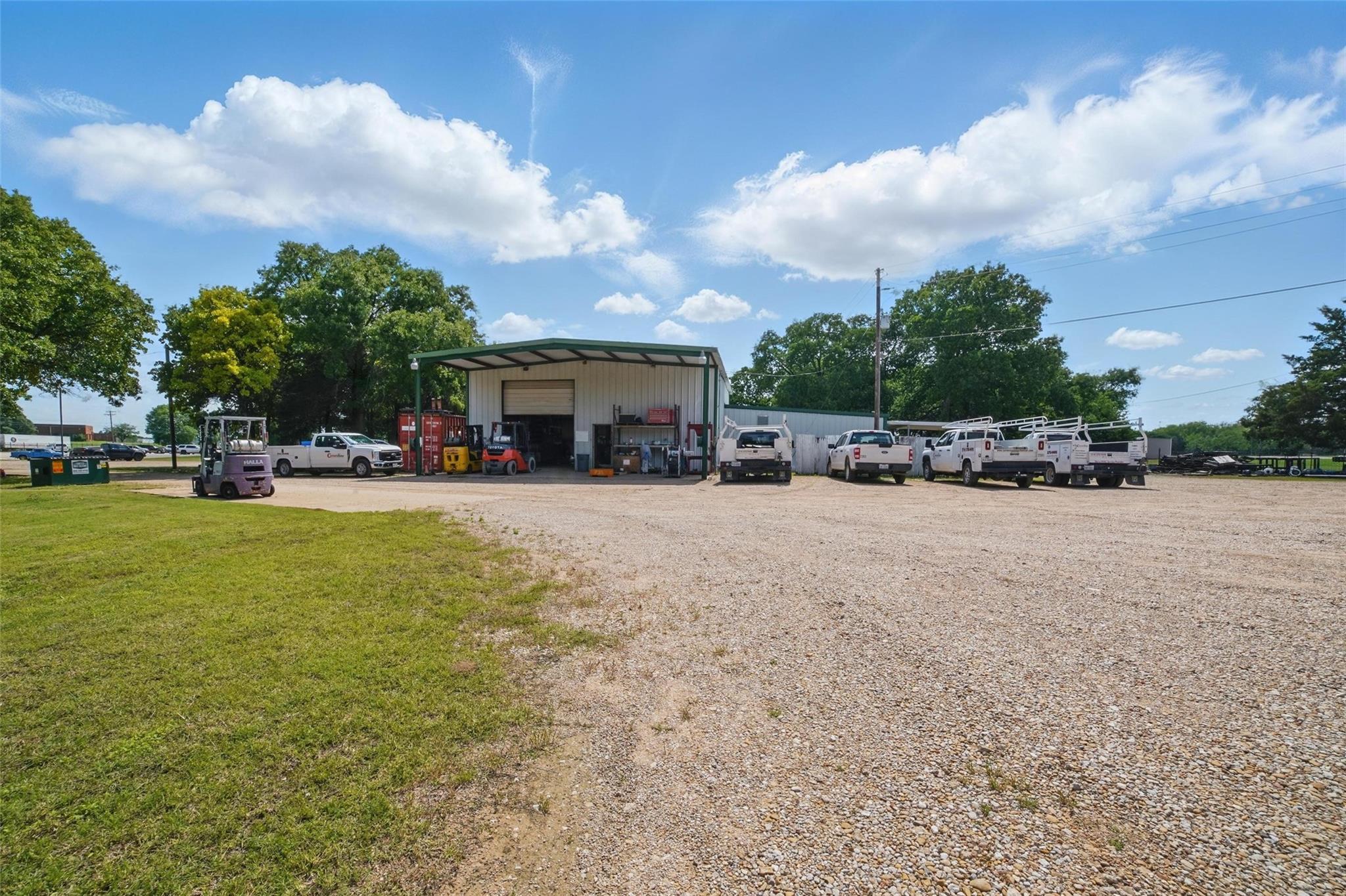 main property photo 4