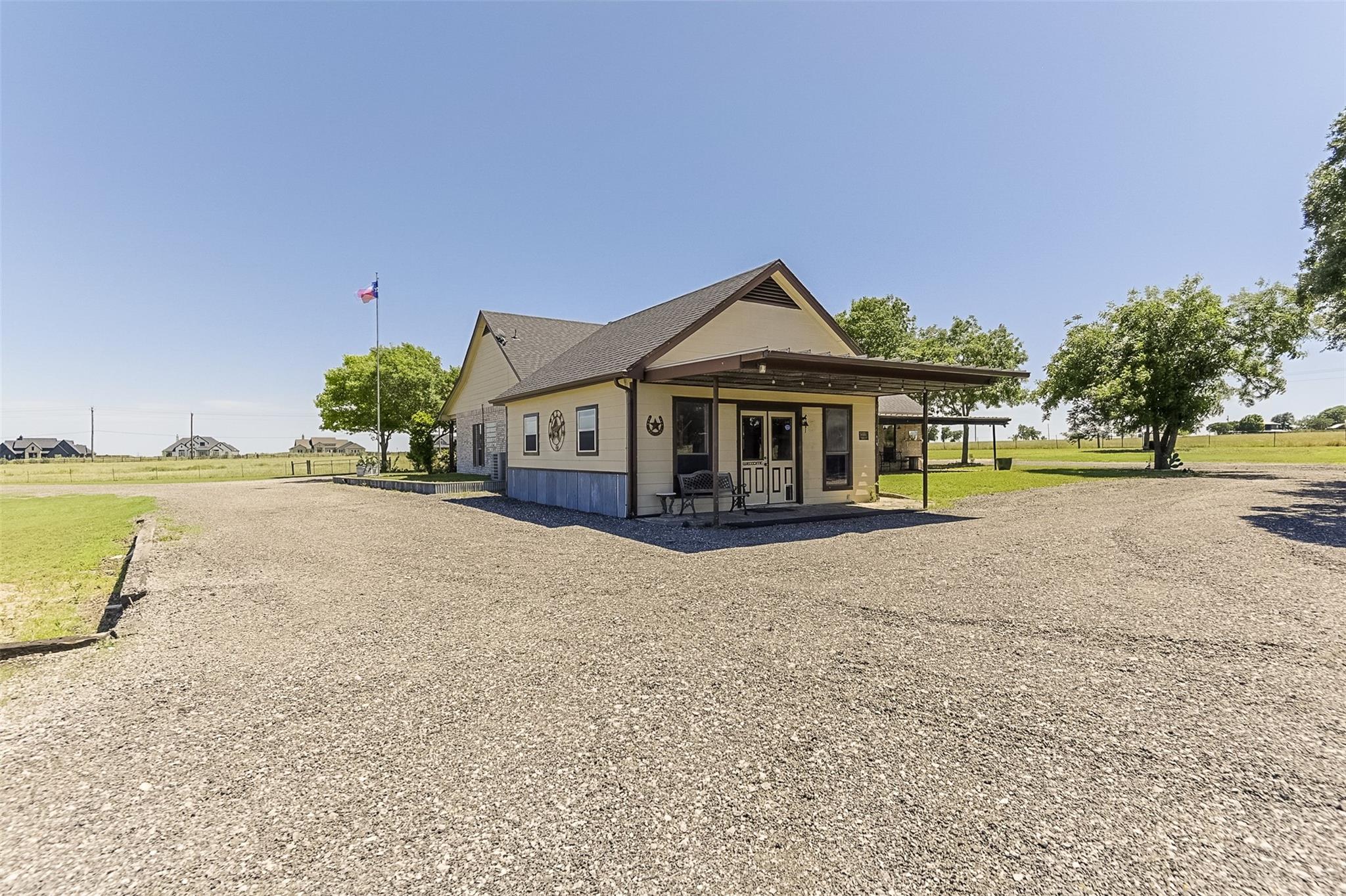 main property photo 20
