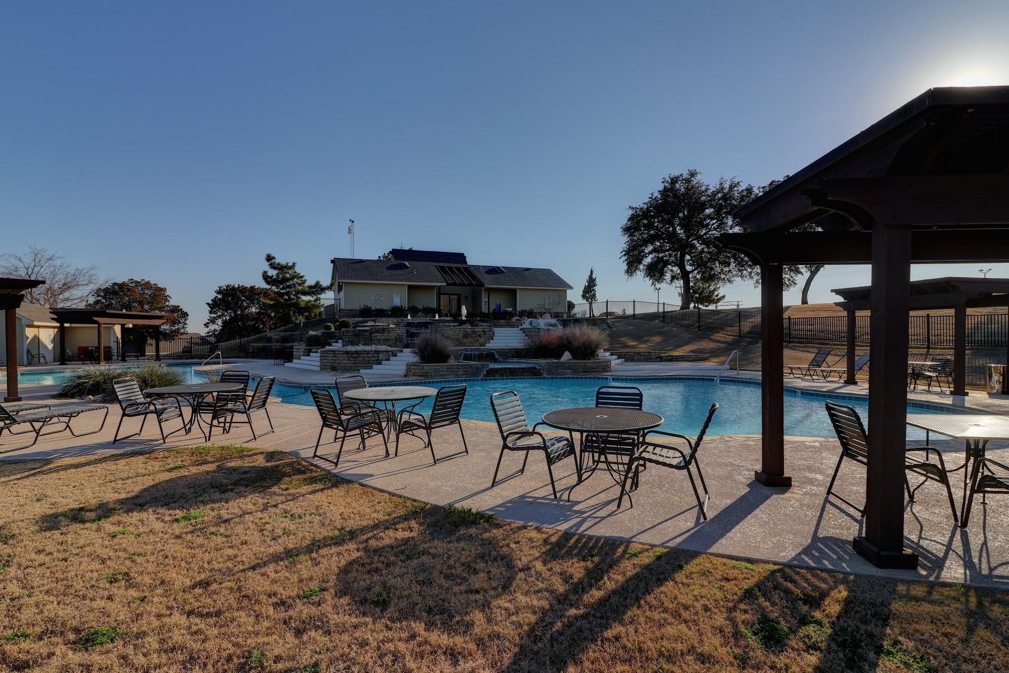 main property photo 13