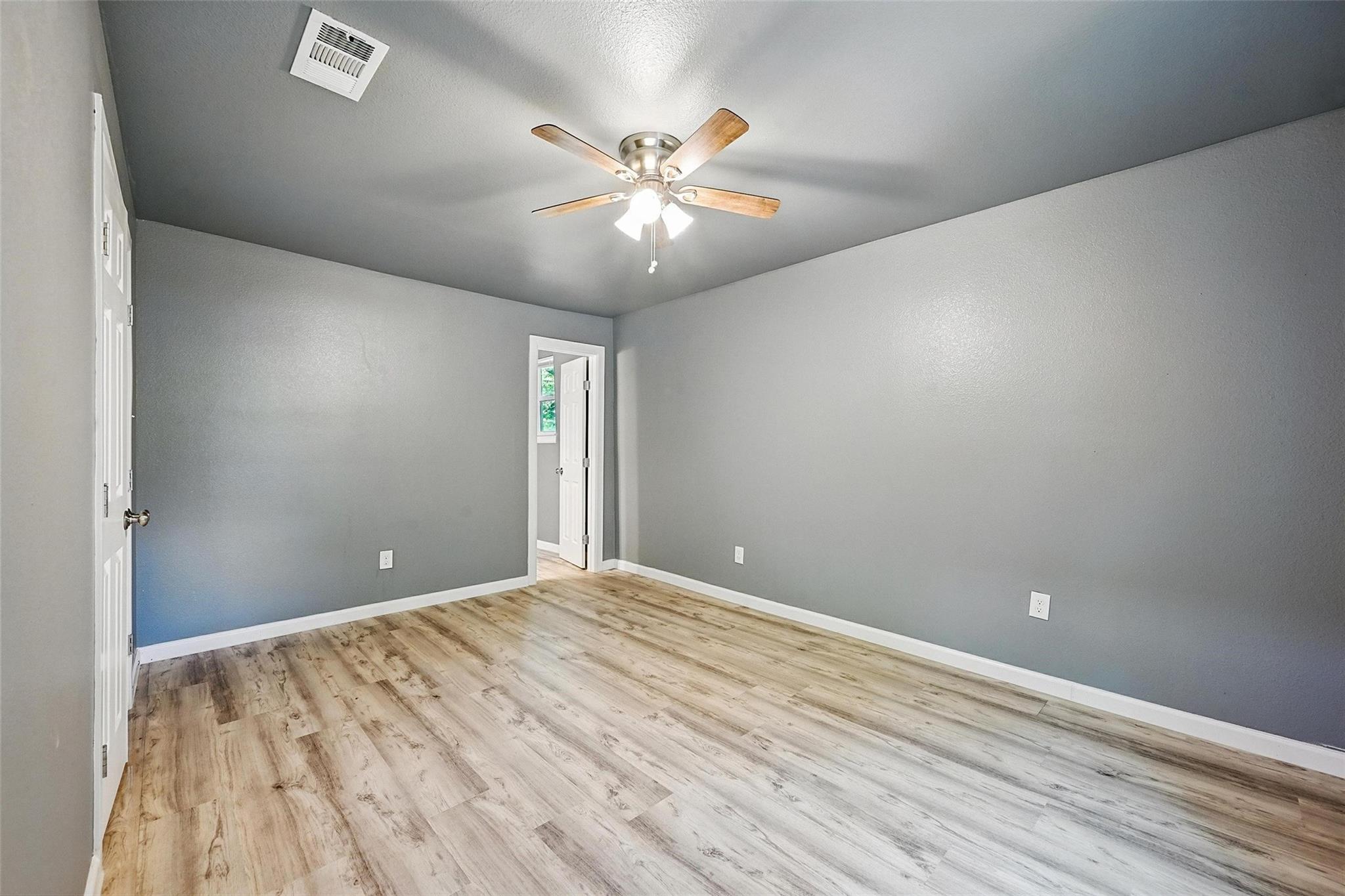 property viewer photo 17