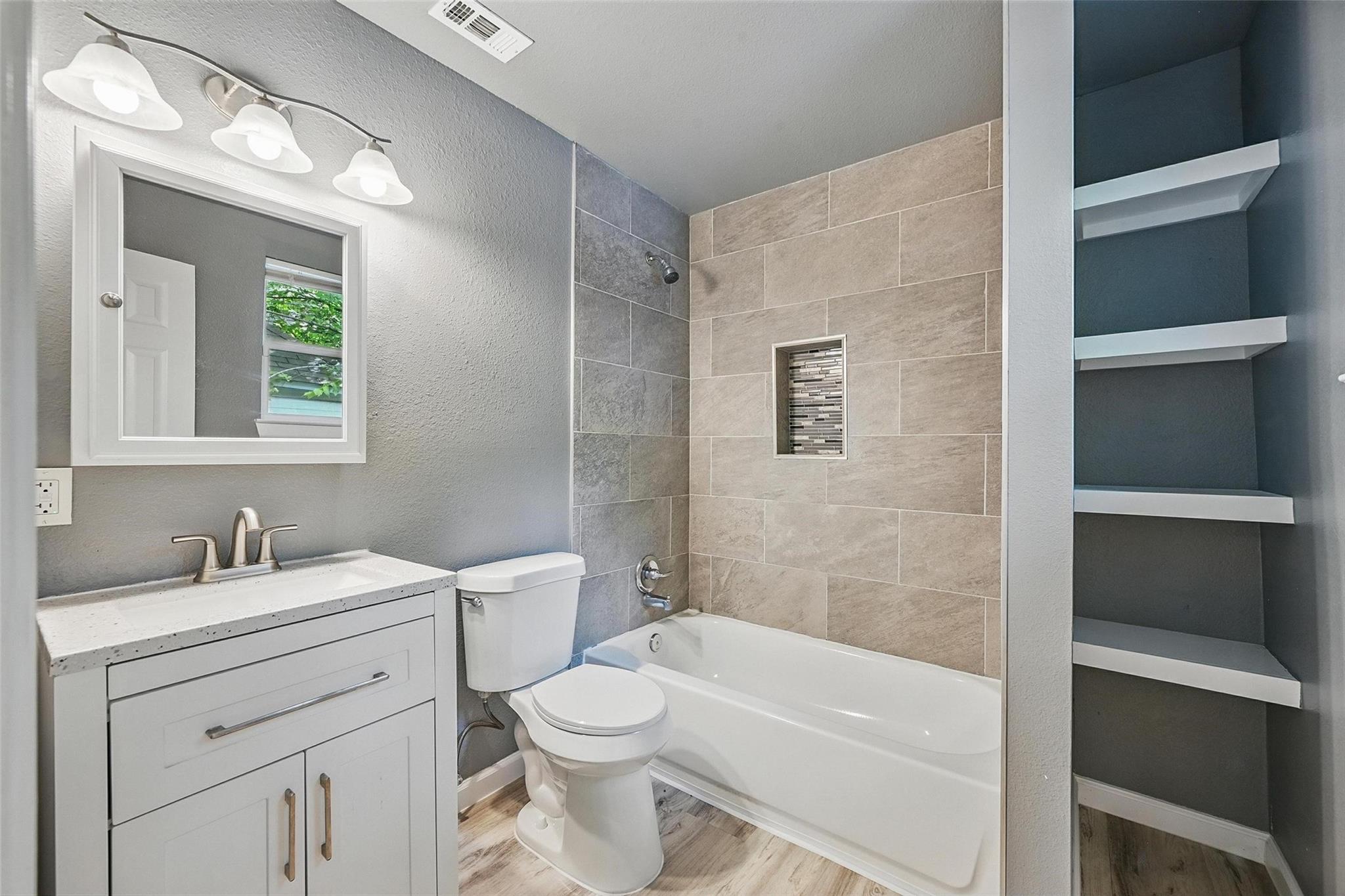property viewer photo 2