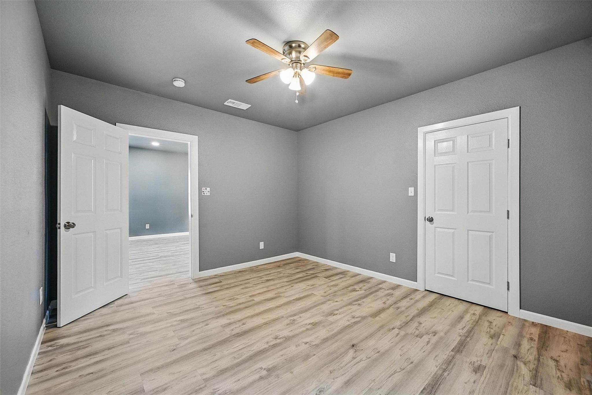 property viewer photo 24