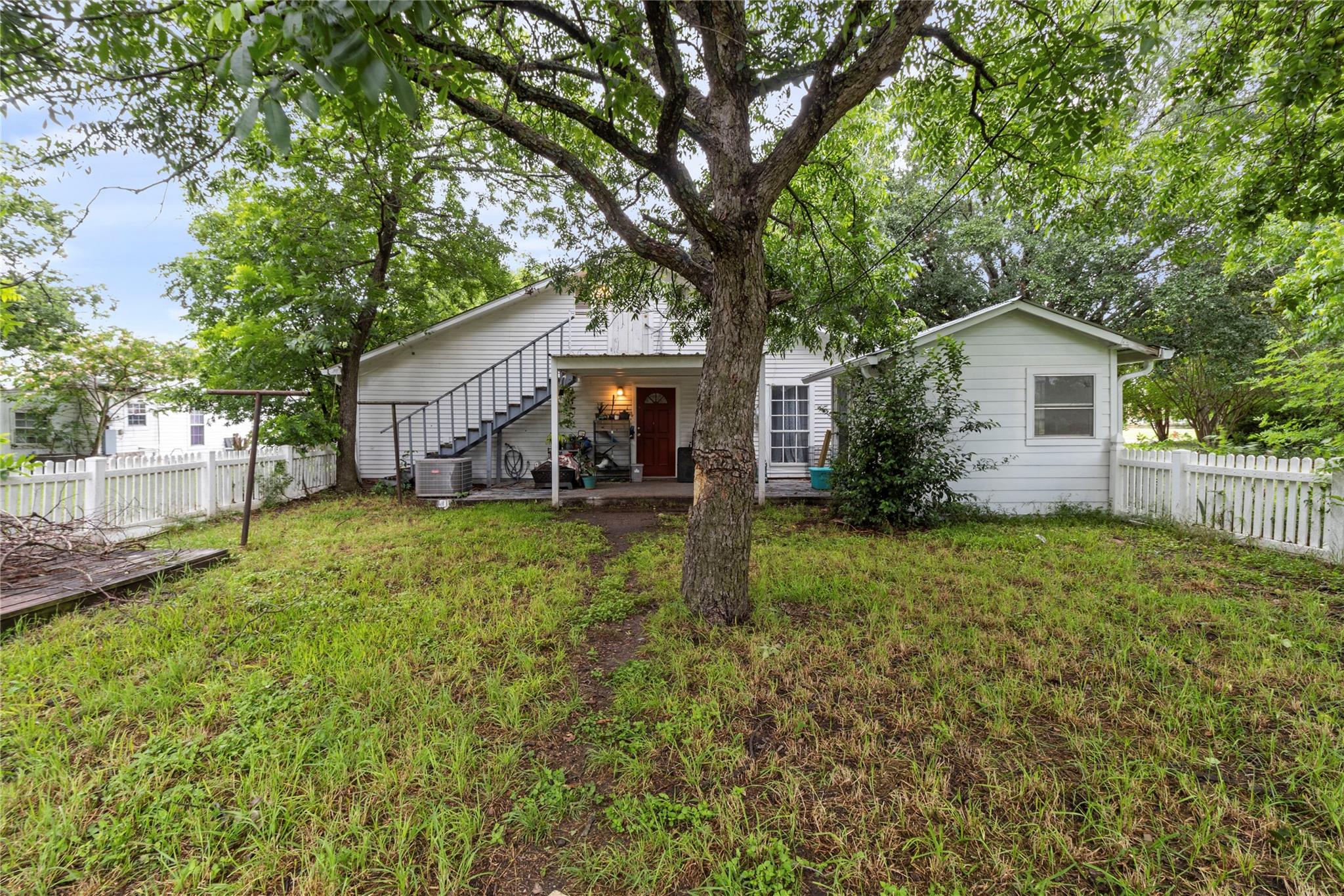 main property photo 14