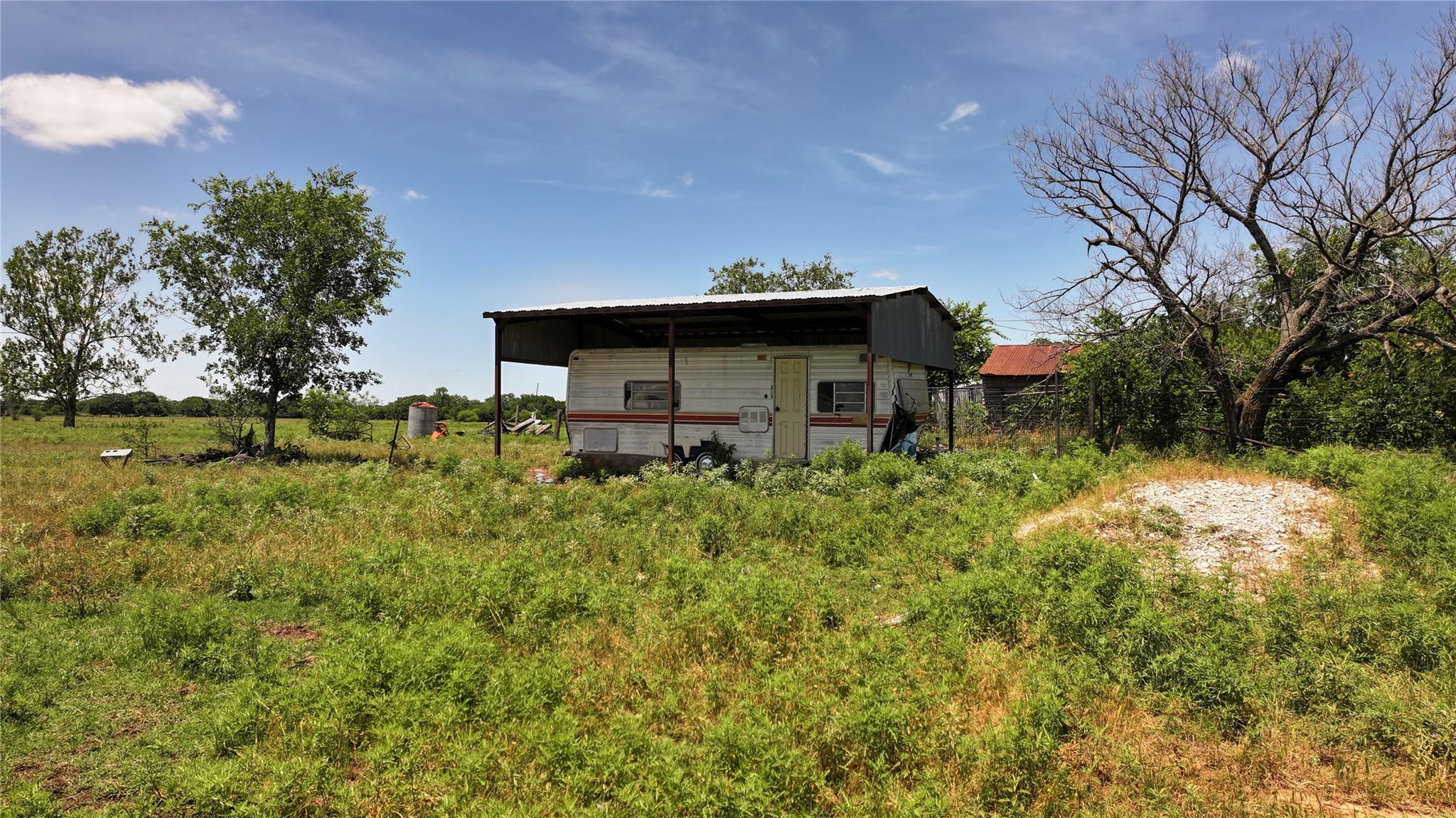main property photo 11
