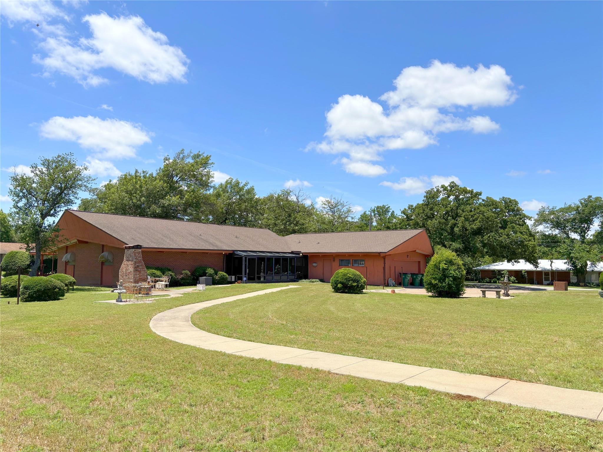 main property photo 9