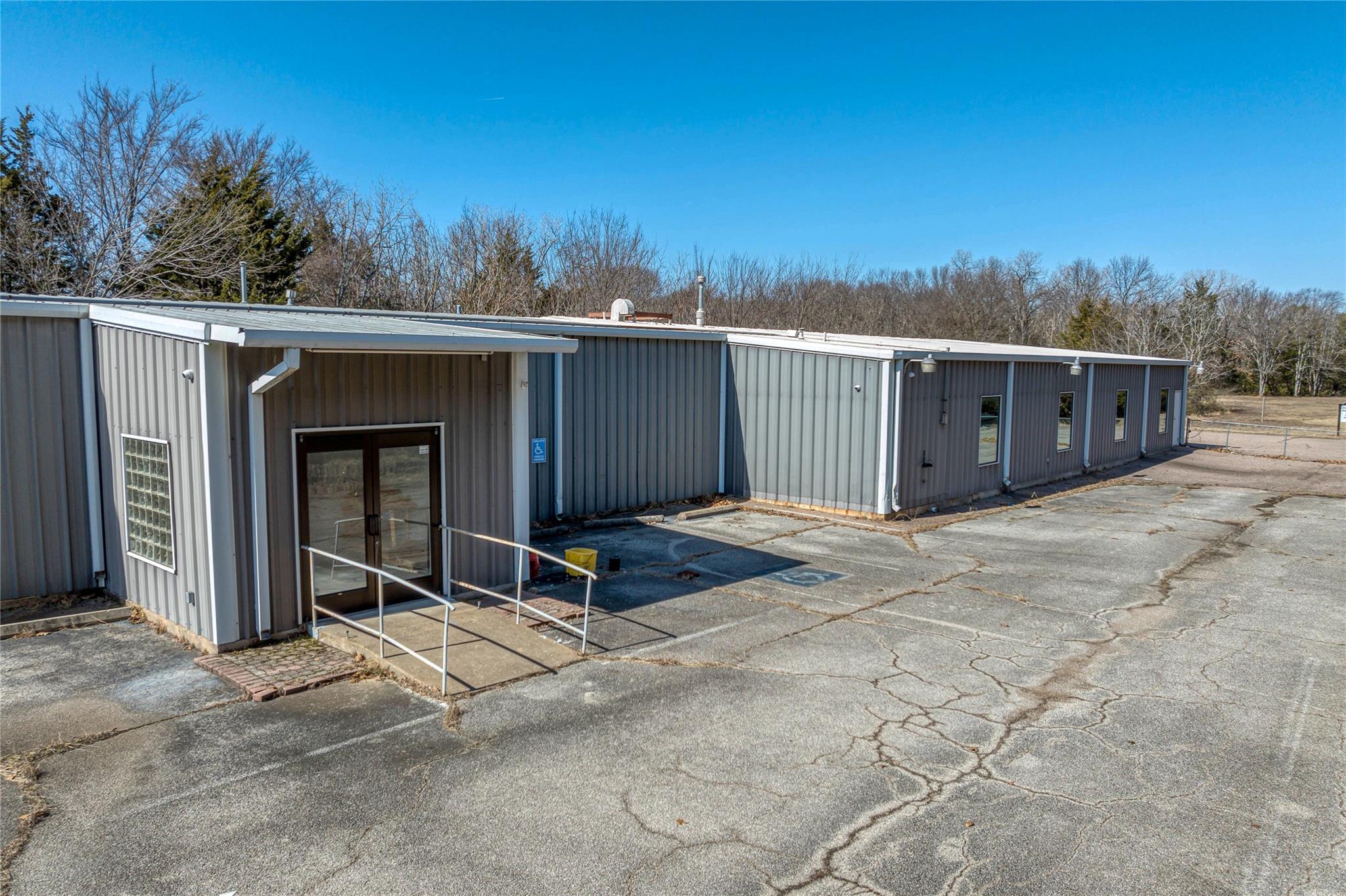 main property photo 8