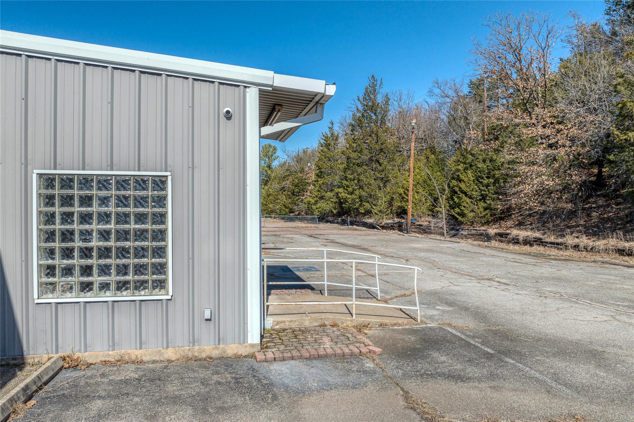 main property photo 9