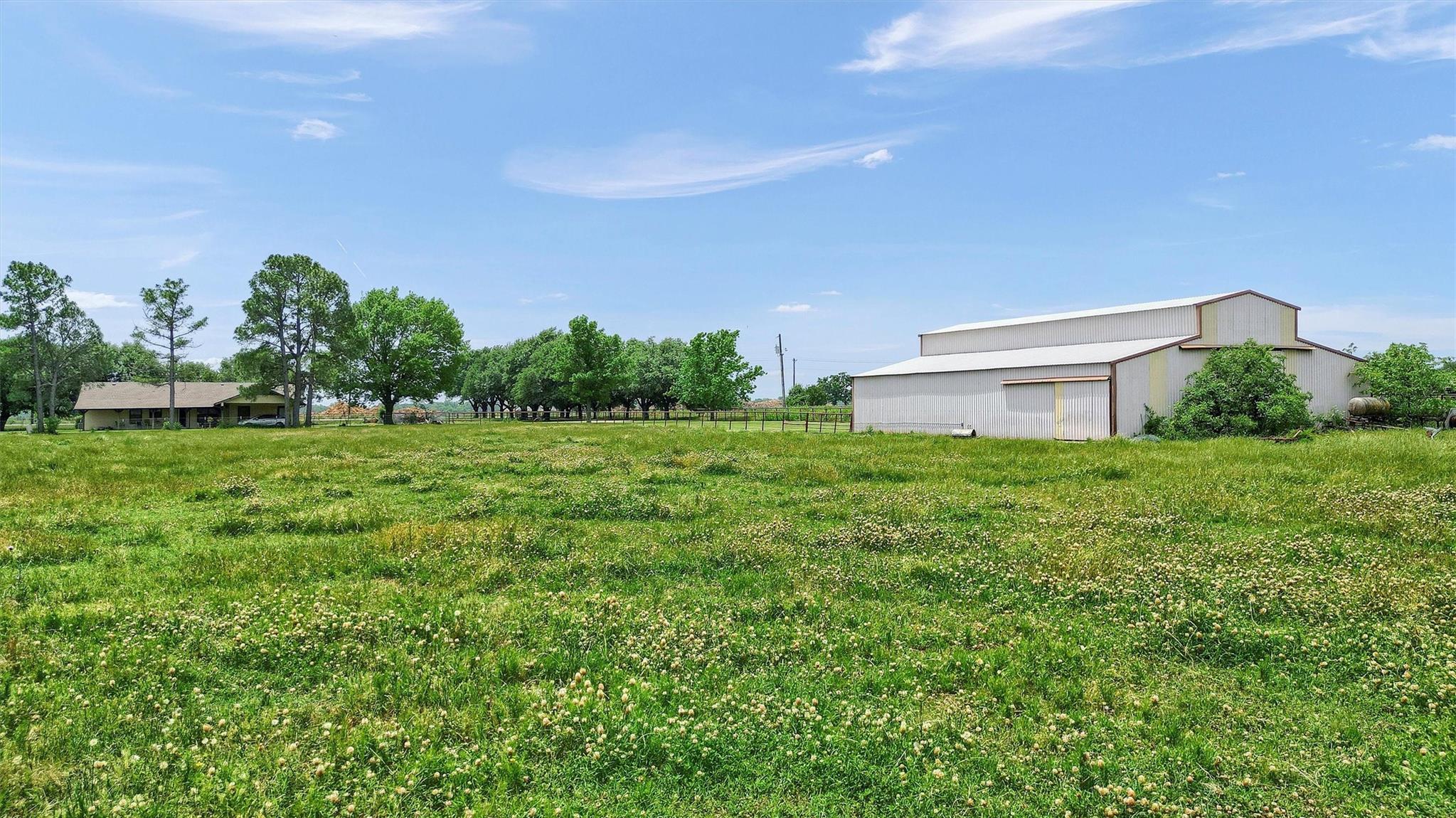main property photo 16