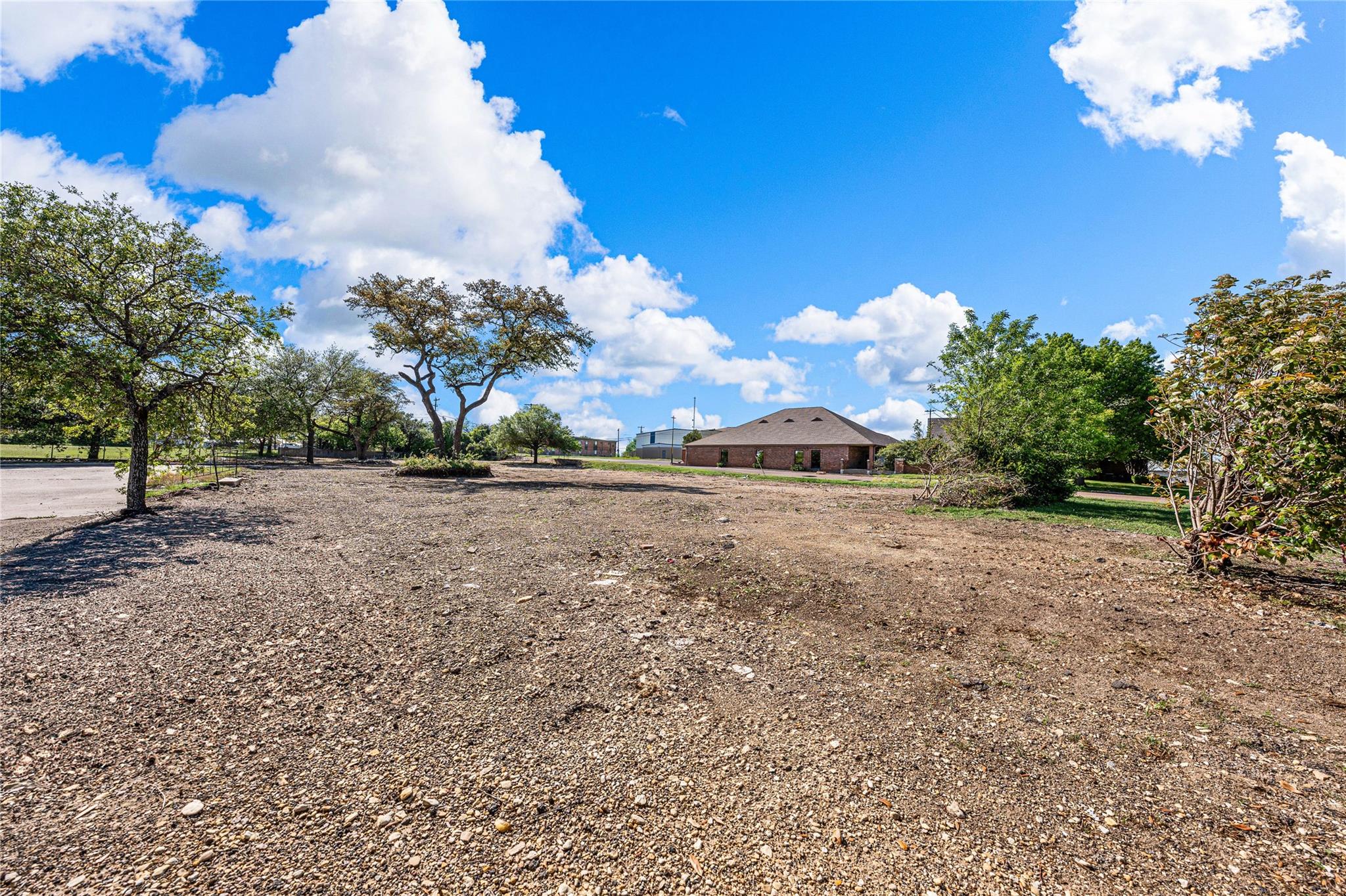 main property photo 37