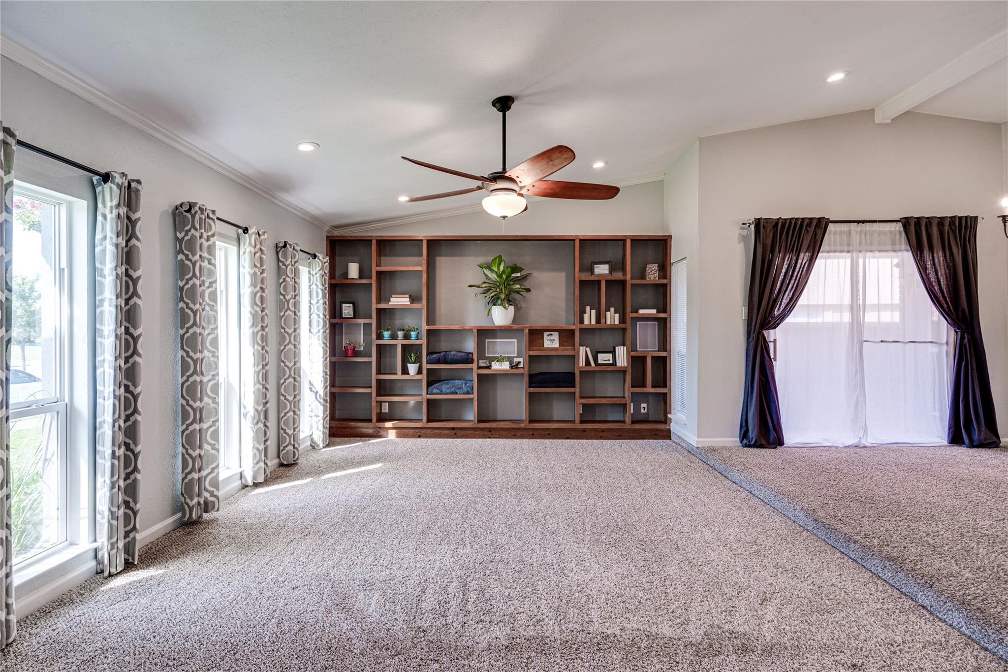 property viewer photo 2