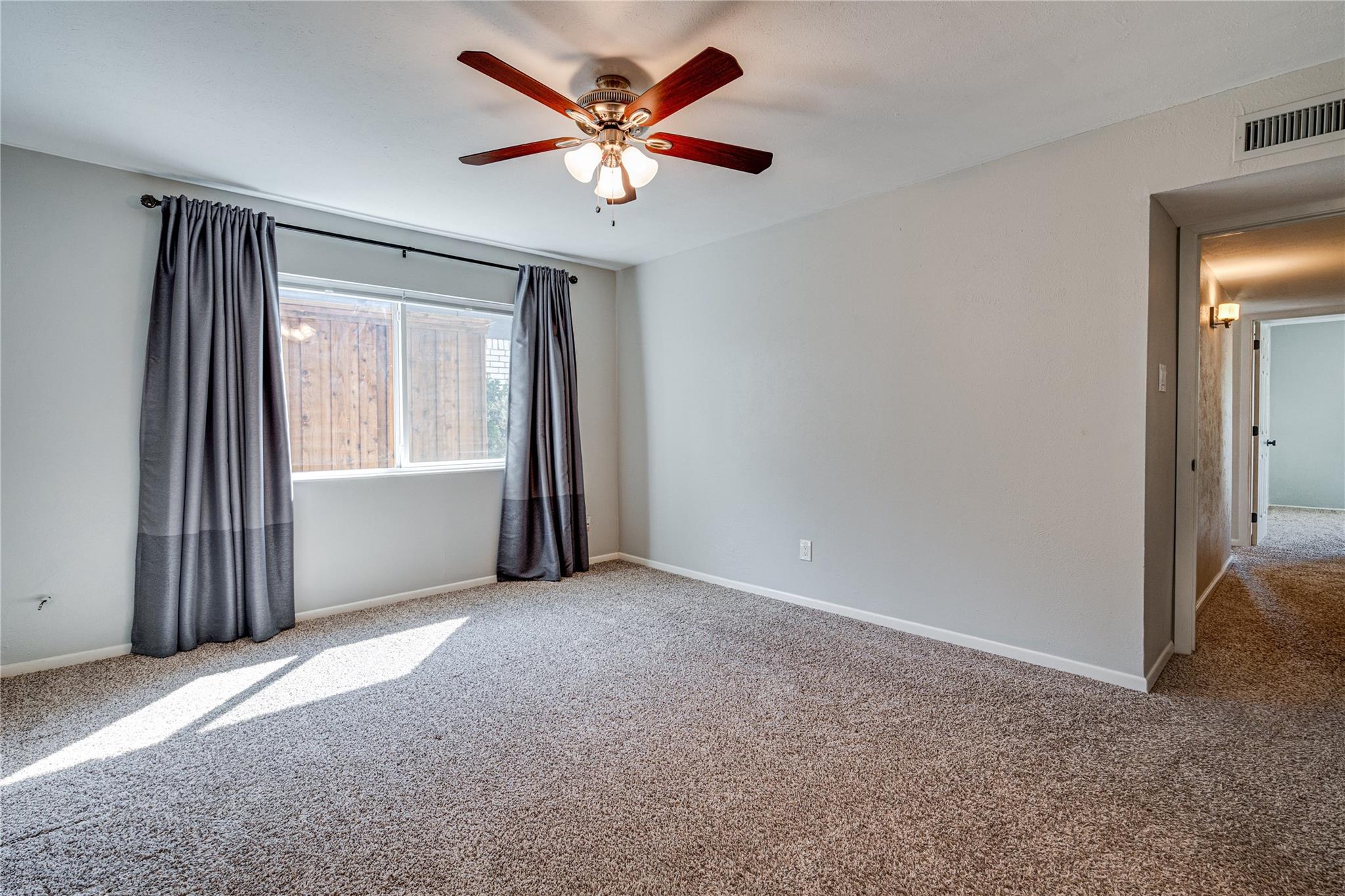 property viewer photo 30
