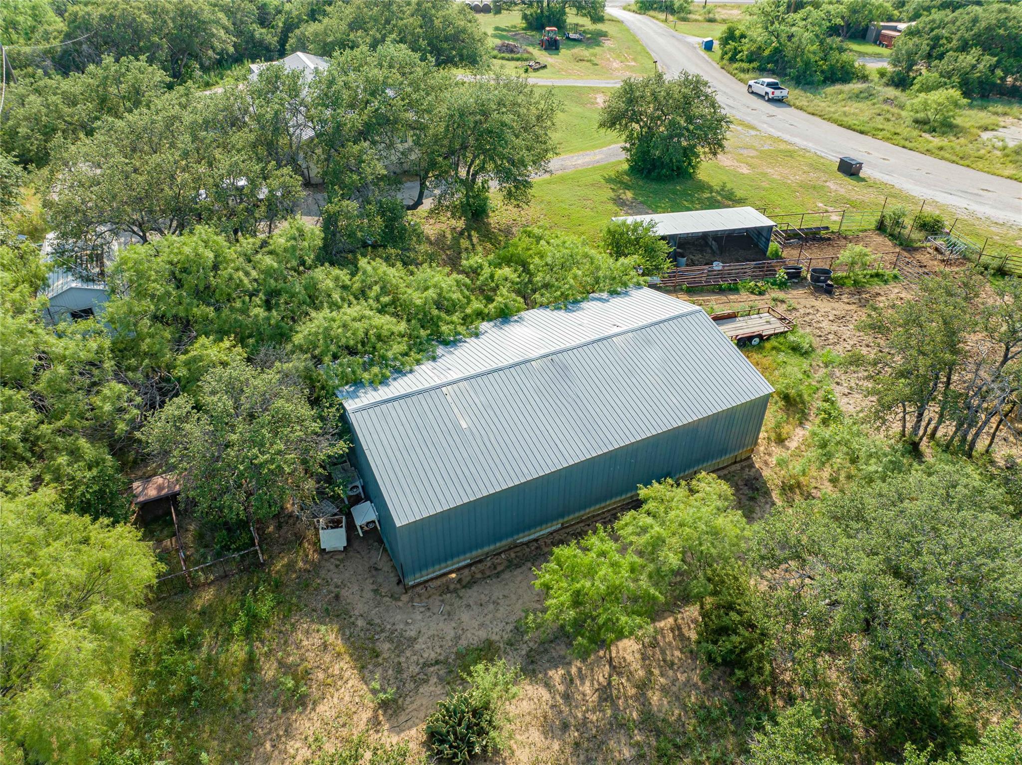 main property photo 28