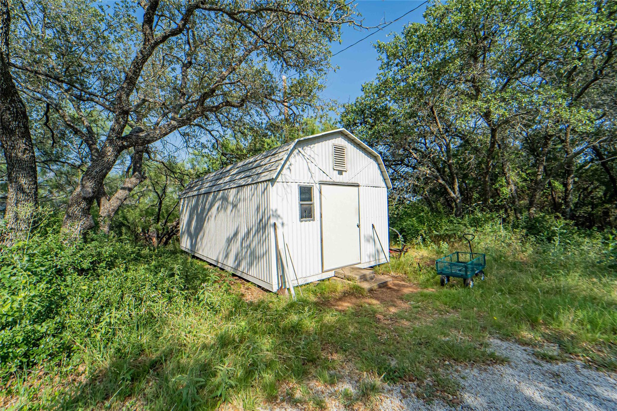 main property photo 29