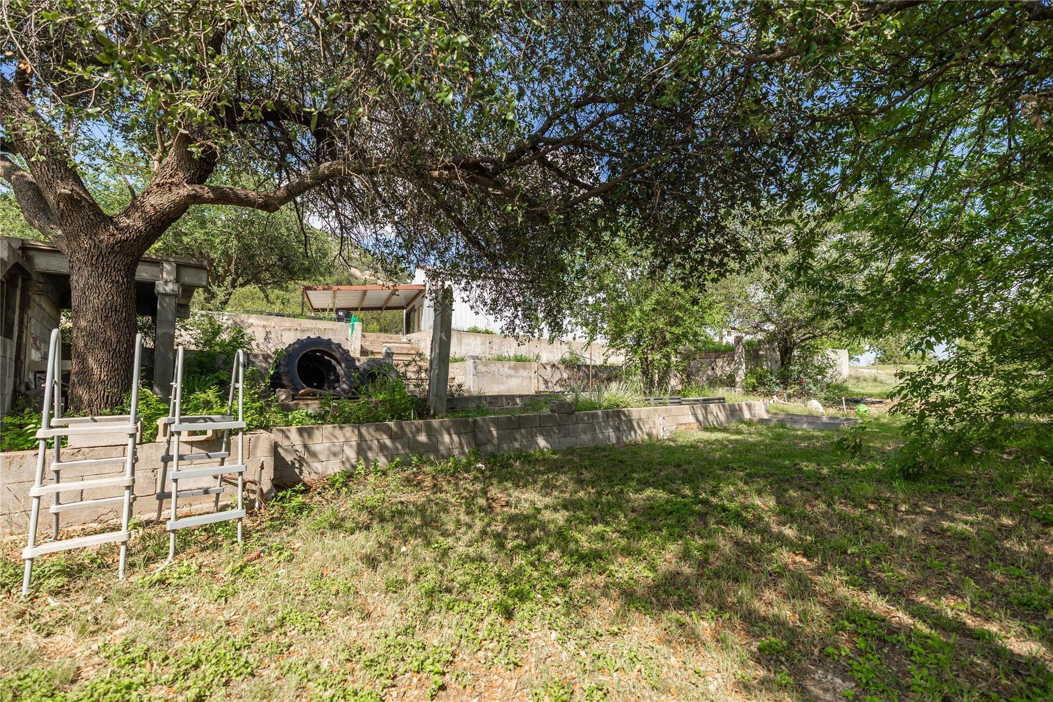main property photo 25