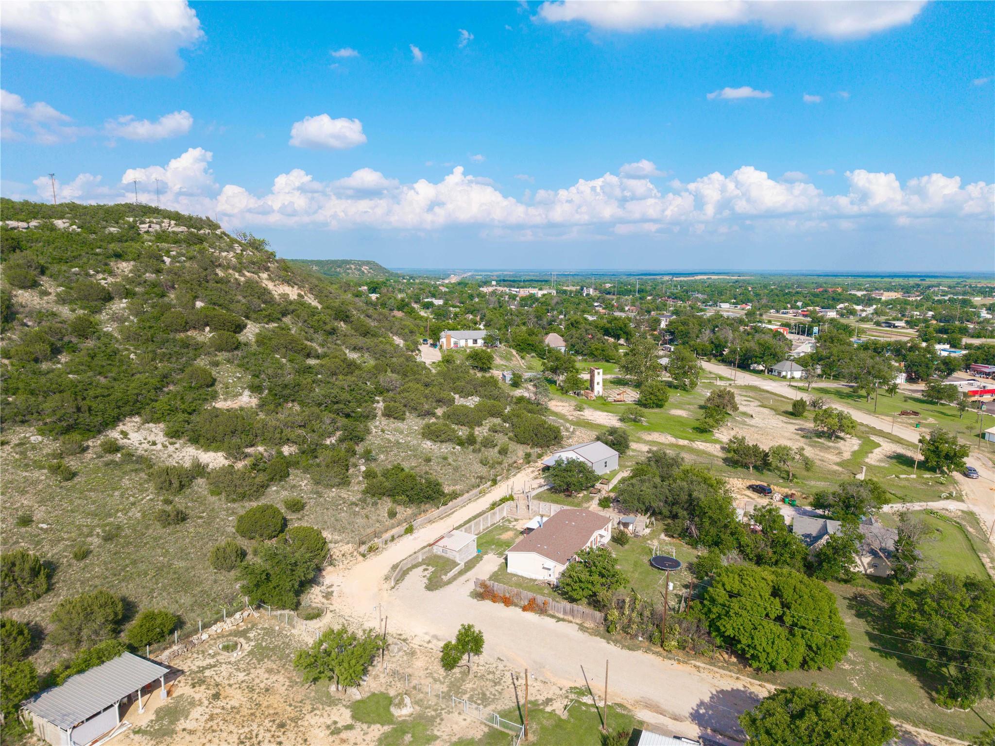 main property photo 30