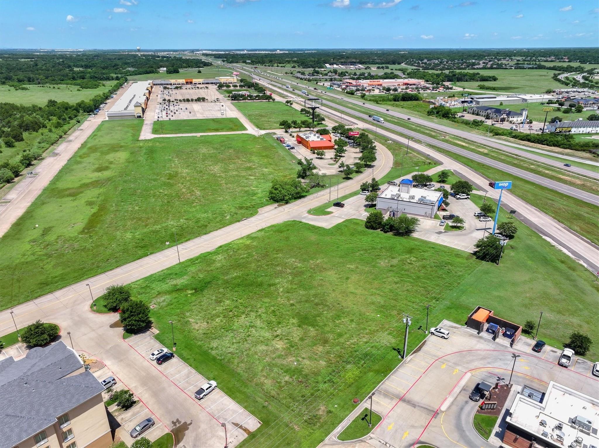 main property photo 8