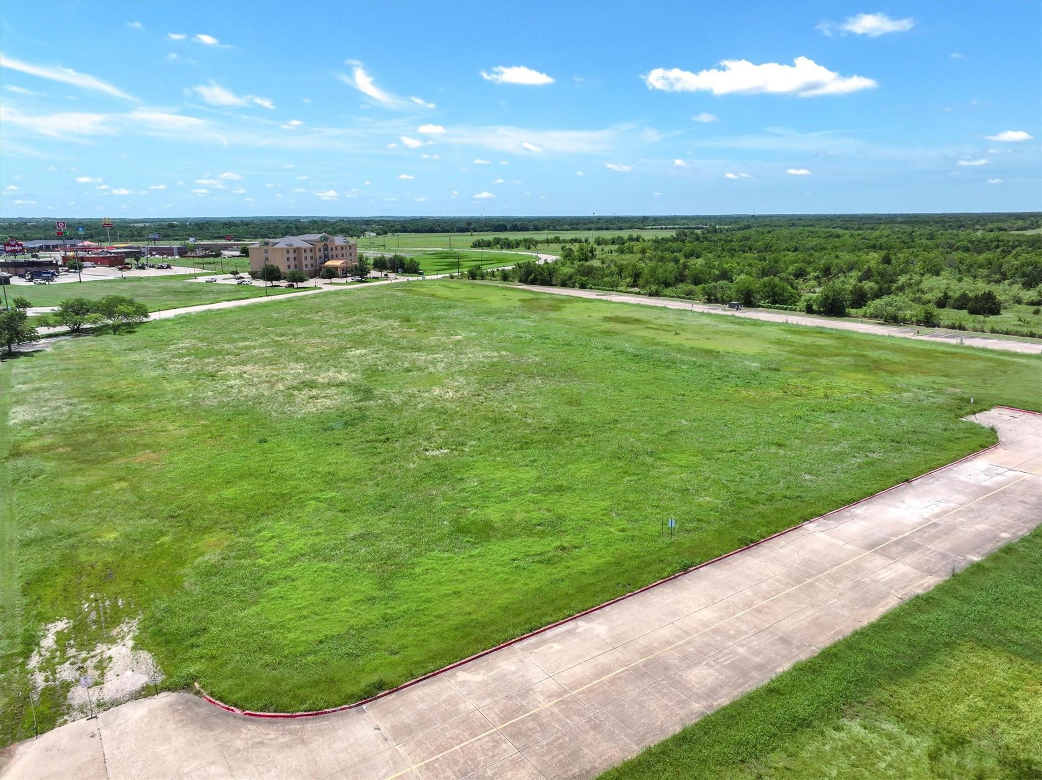 main property photo 23