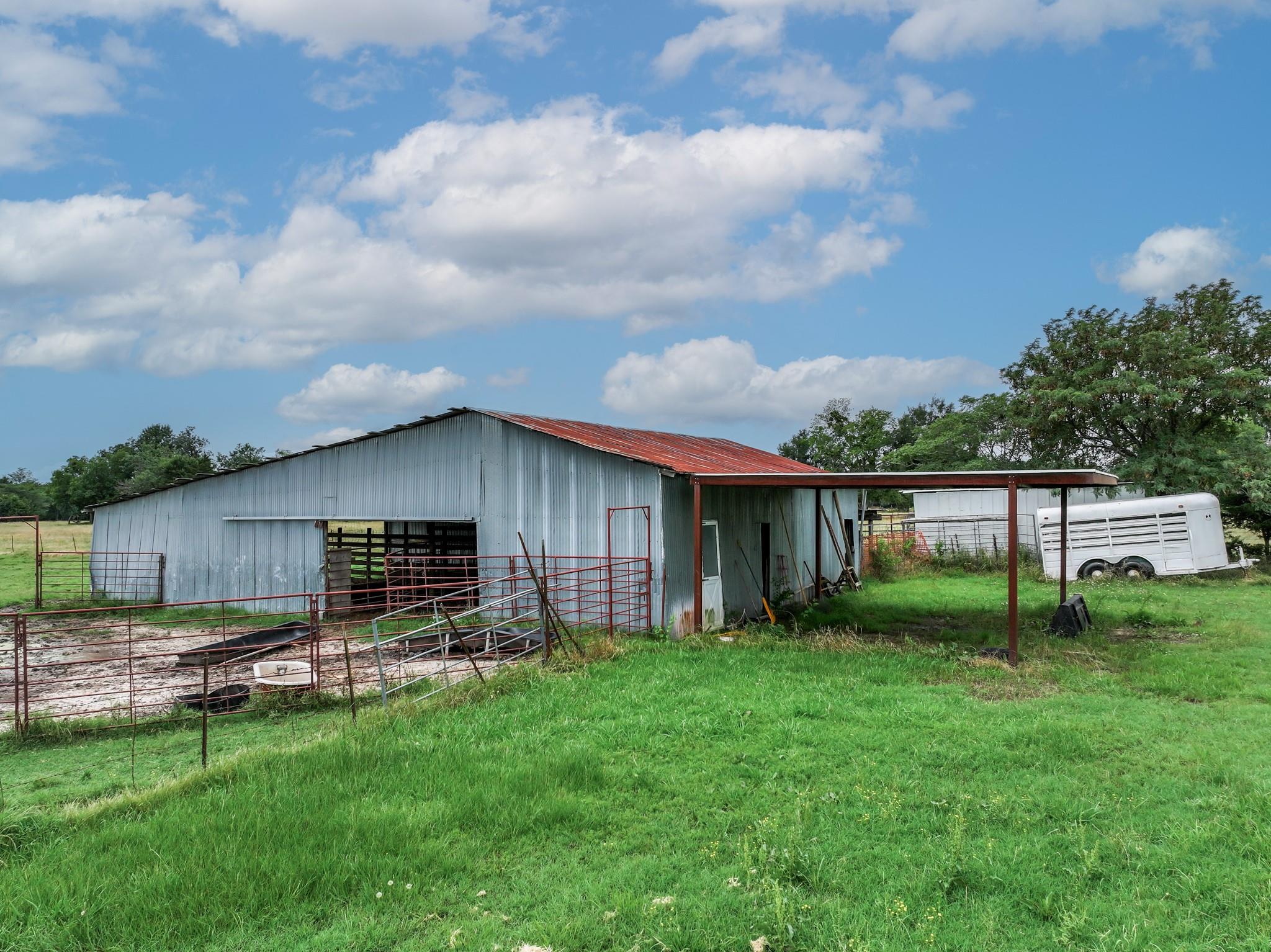 main property photo 6