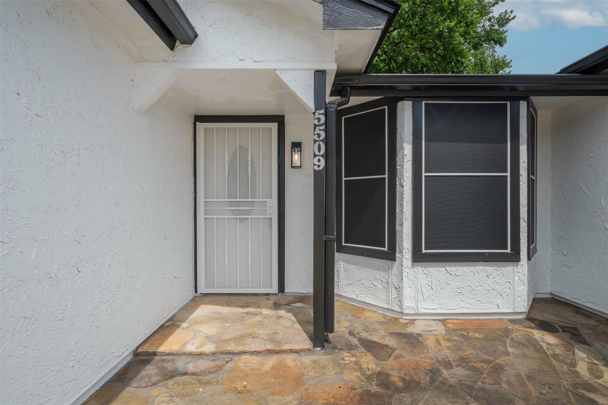 property viewer photo 3