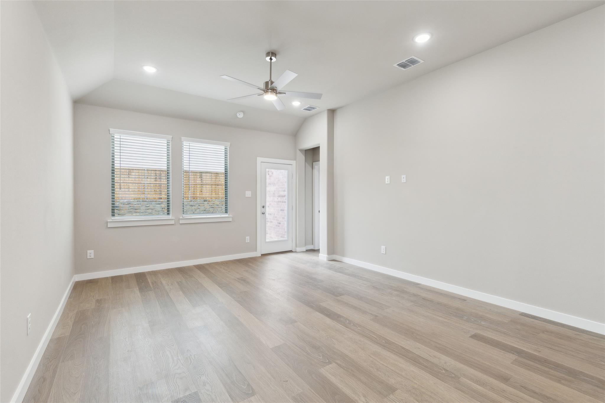 property viewer photo 15