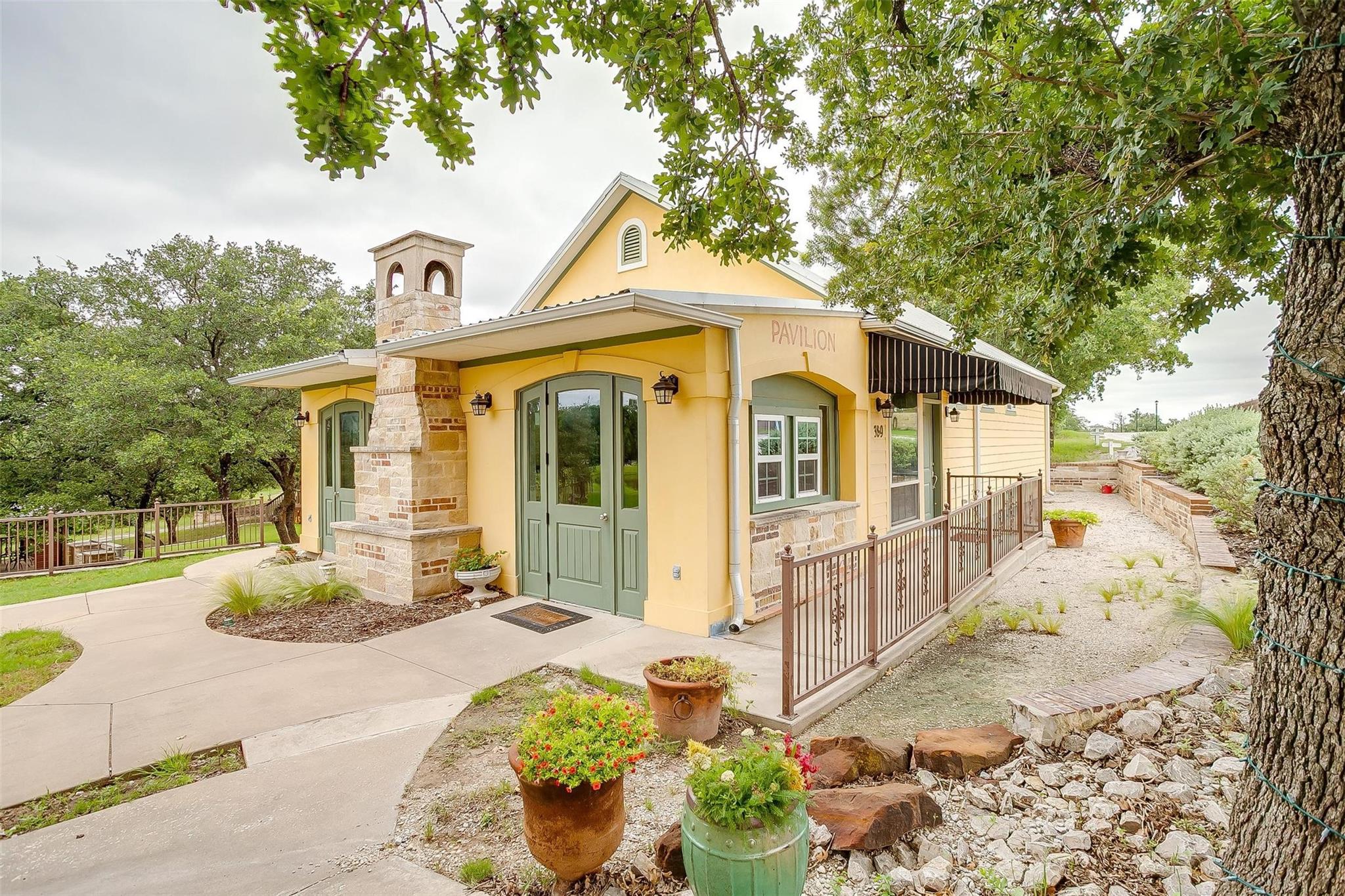 main property photo 11
