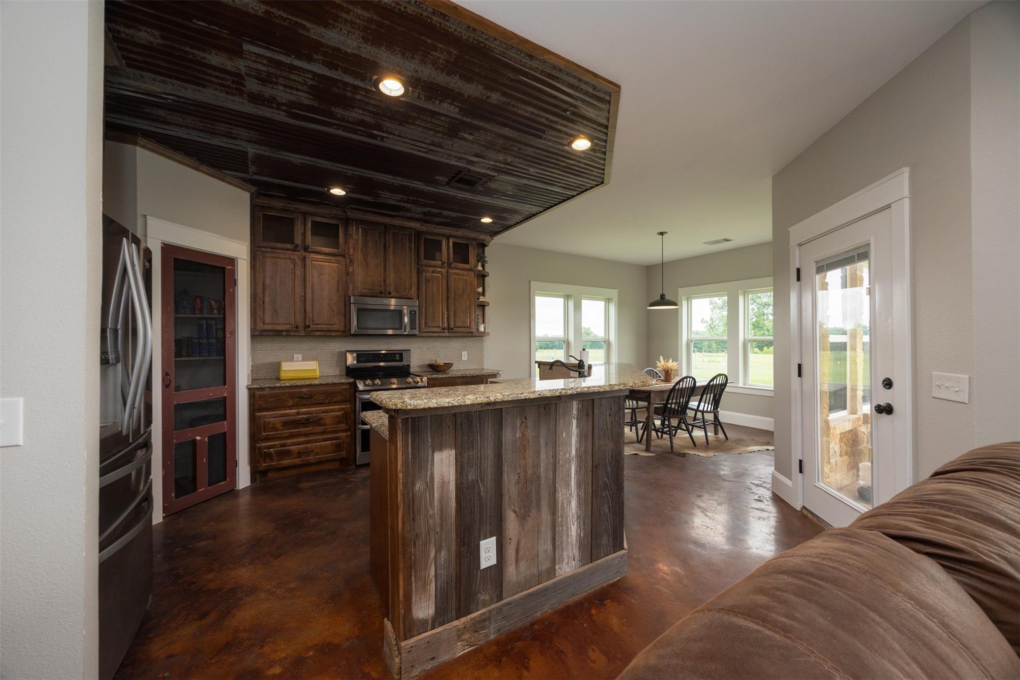 main property photo 35