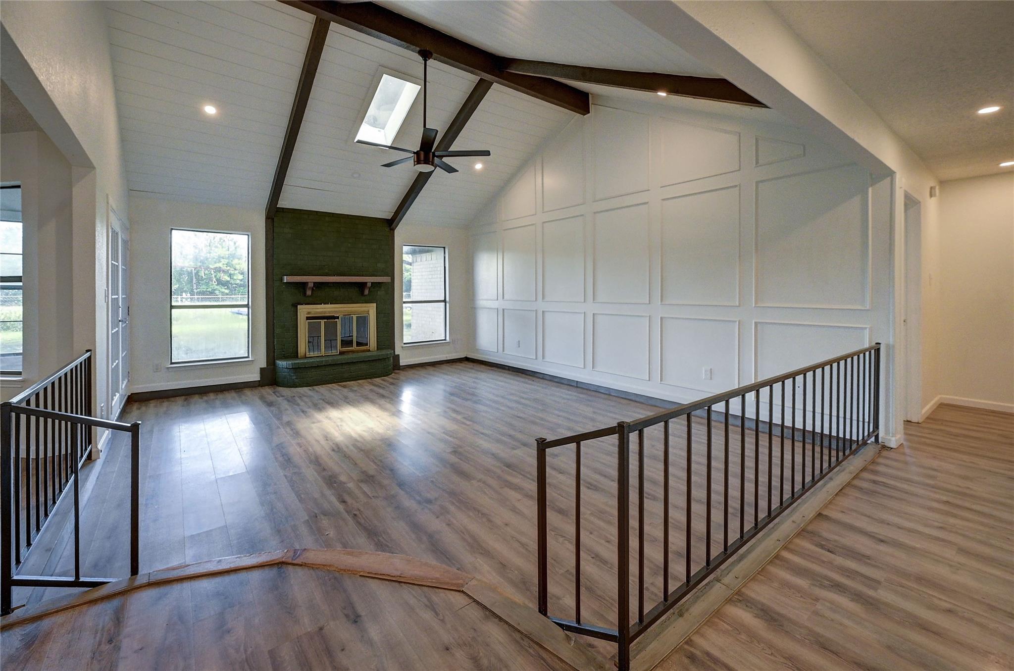 property viewer photo 1