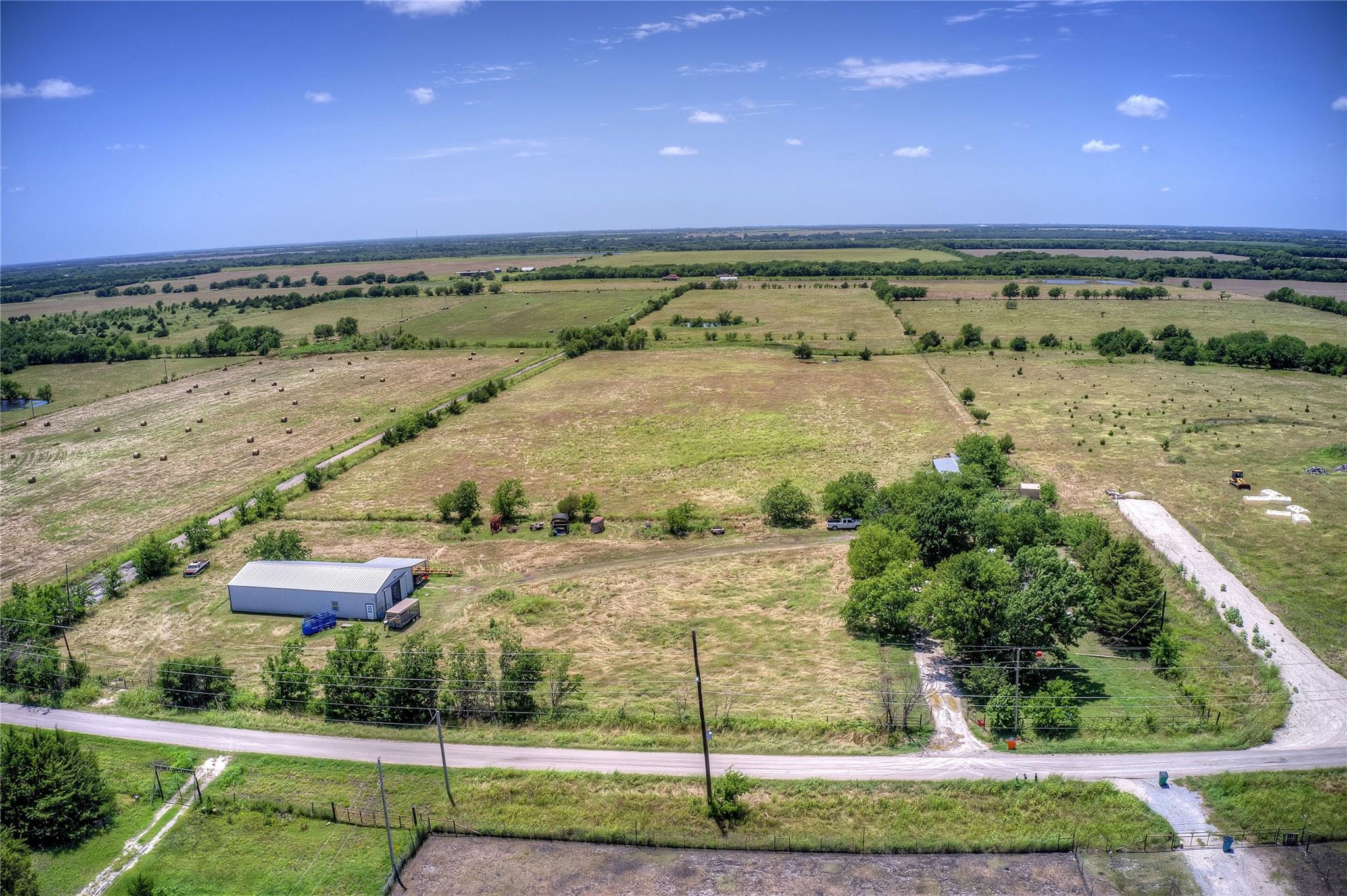 main property photo 9