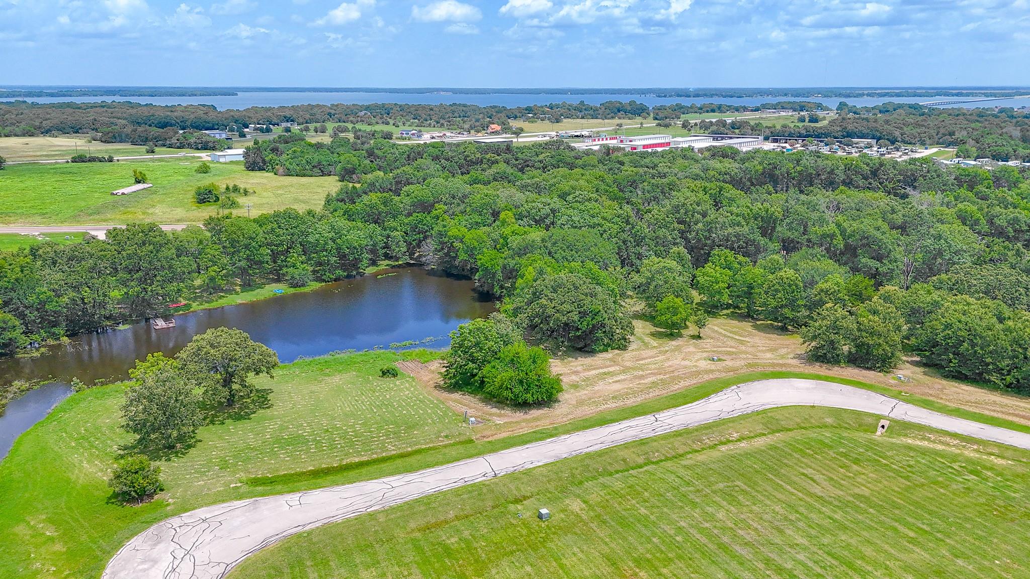 main property photo 17