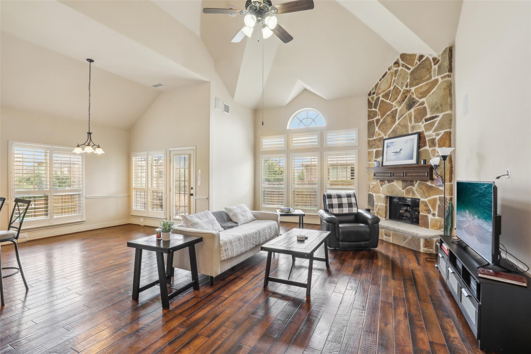property viewer photo 4