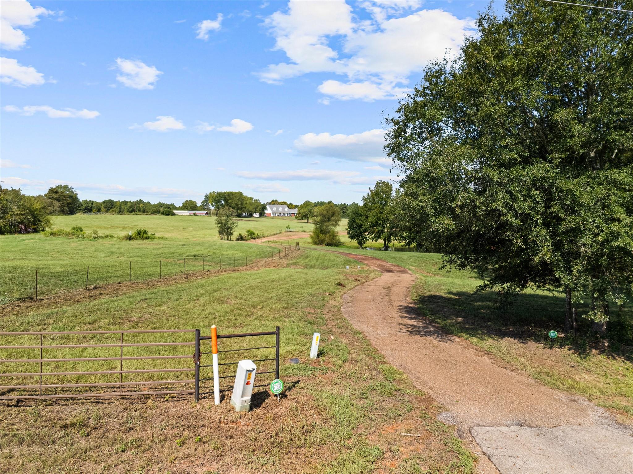 main property photo 30
